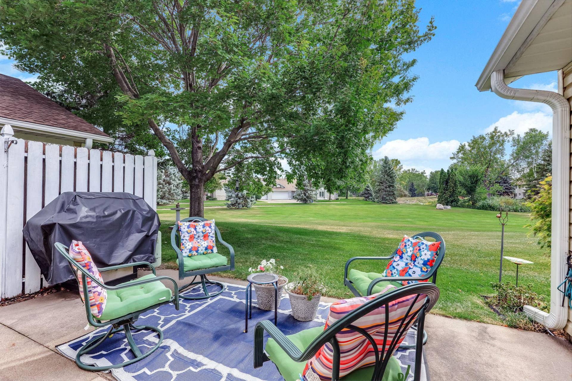 9205 Yorkshire Lane, Brooklyn Park, MN 55443 9205 Yorkshire Lane, Brooklyn Park, MN 55443