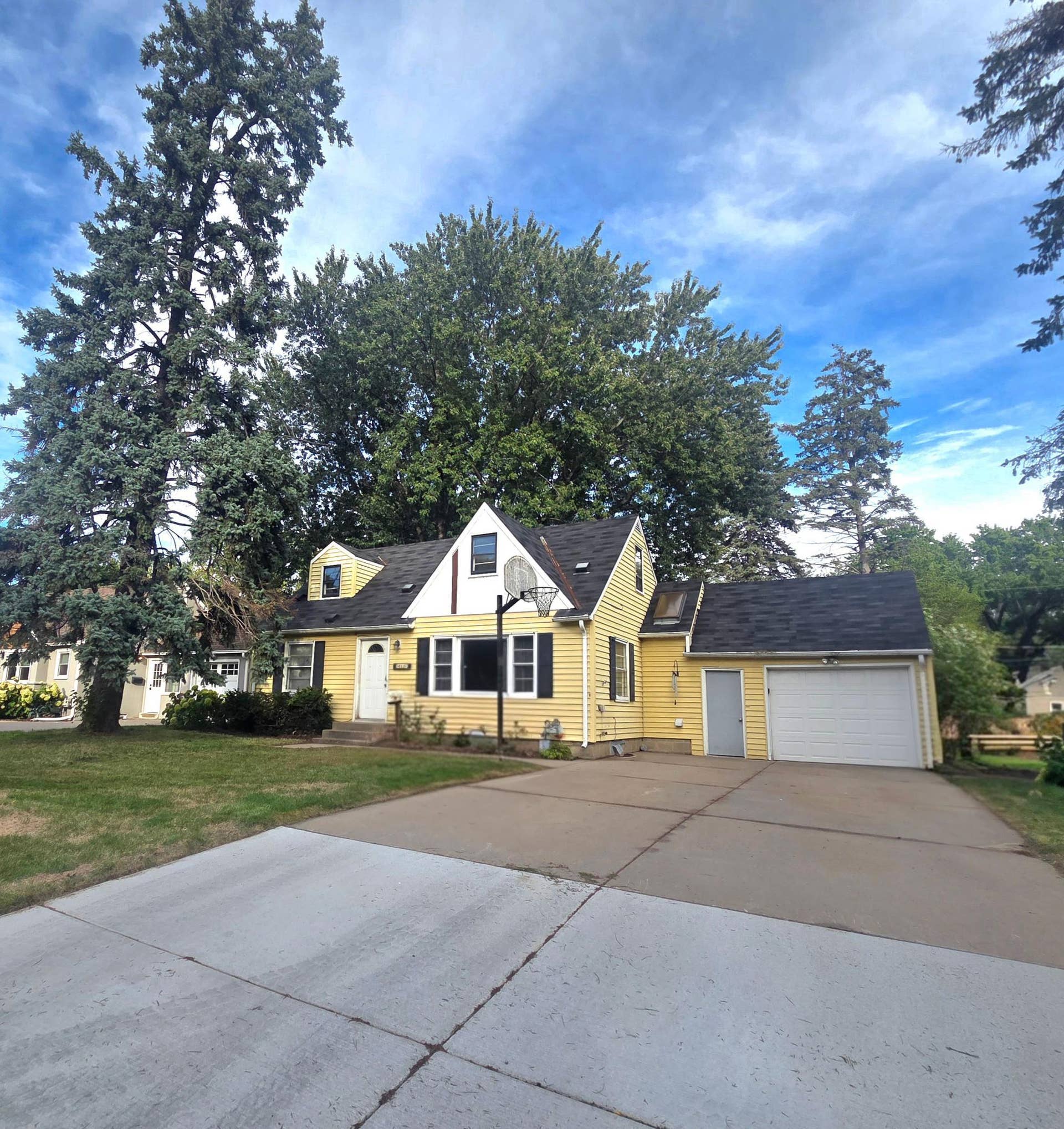 415 Adams Avenue, Edina, MN 55343 415 Adams Avenue, Edina, MN 55343