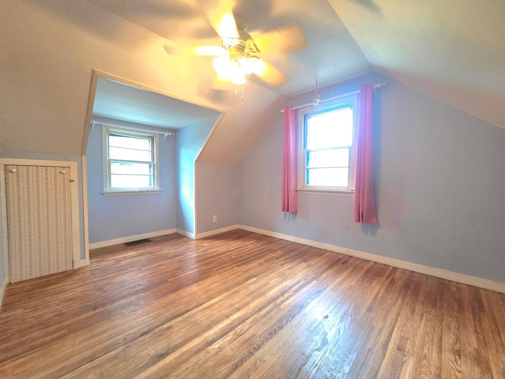415 Adams Avenue, Edina, MN 55343 Upper level 2nd bedroom