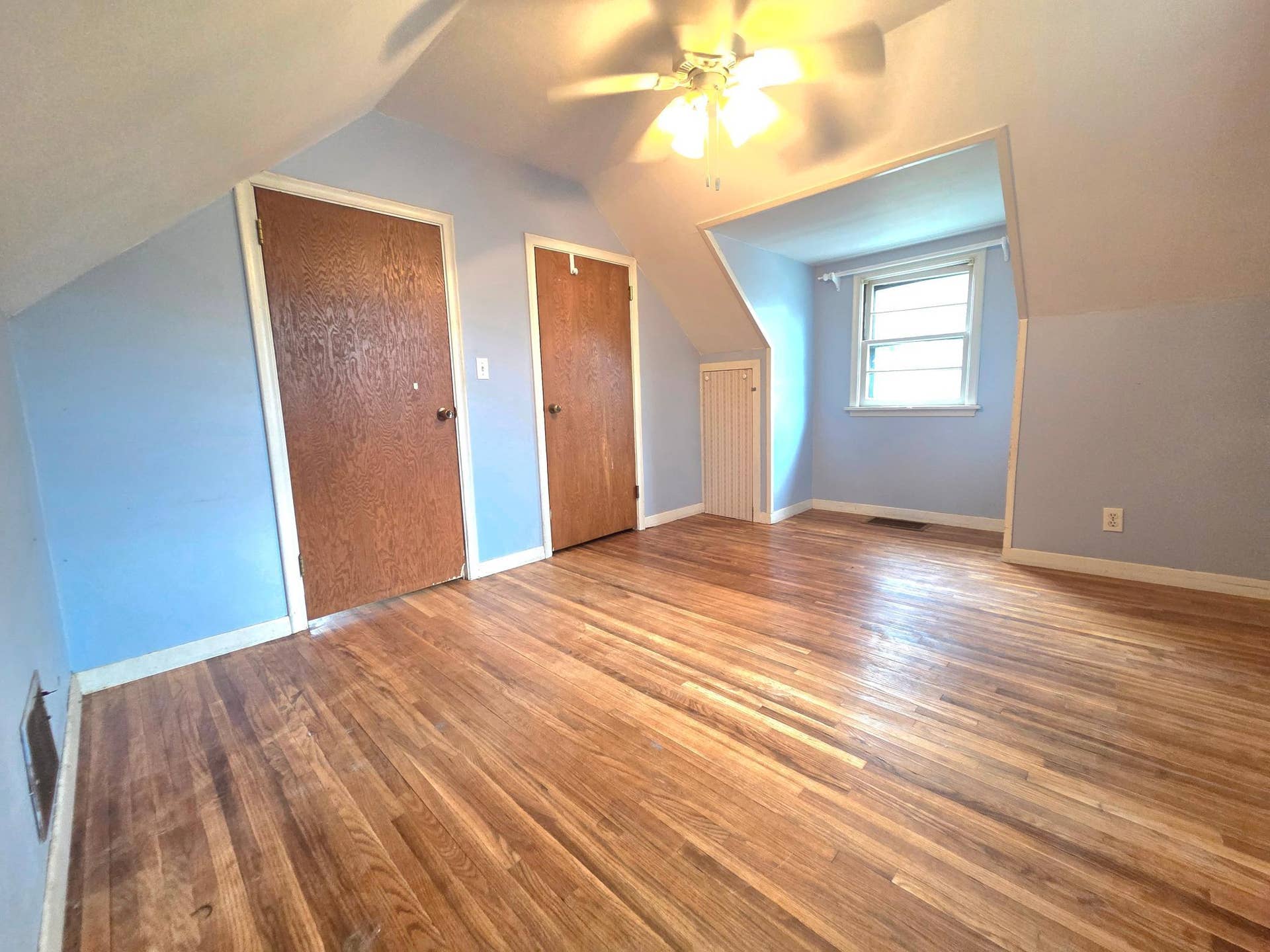 415 Adams Avenue, Edina, MN 55343 Upper level 2nd bedroom