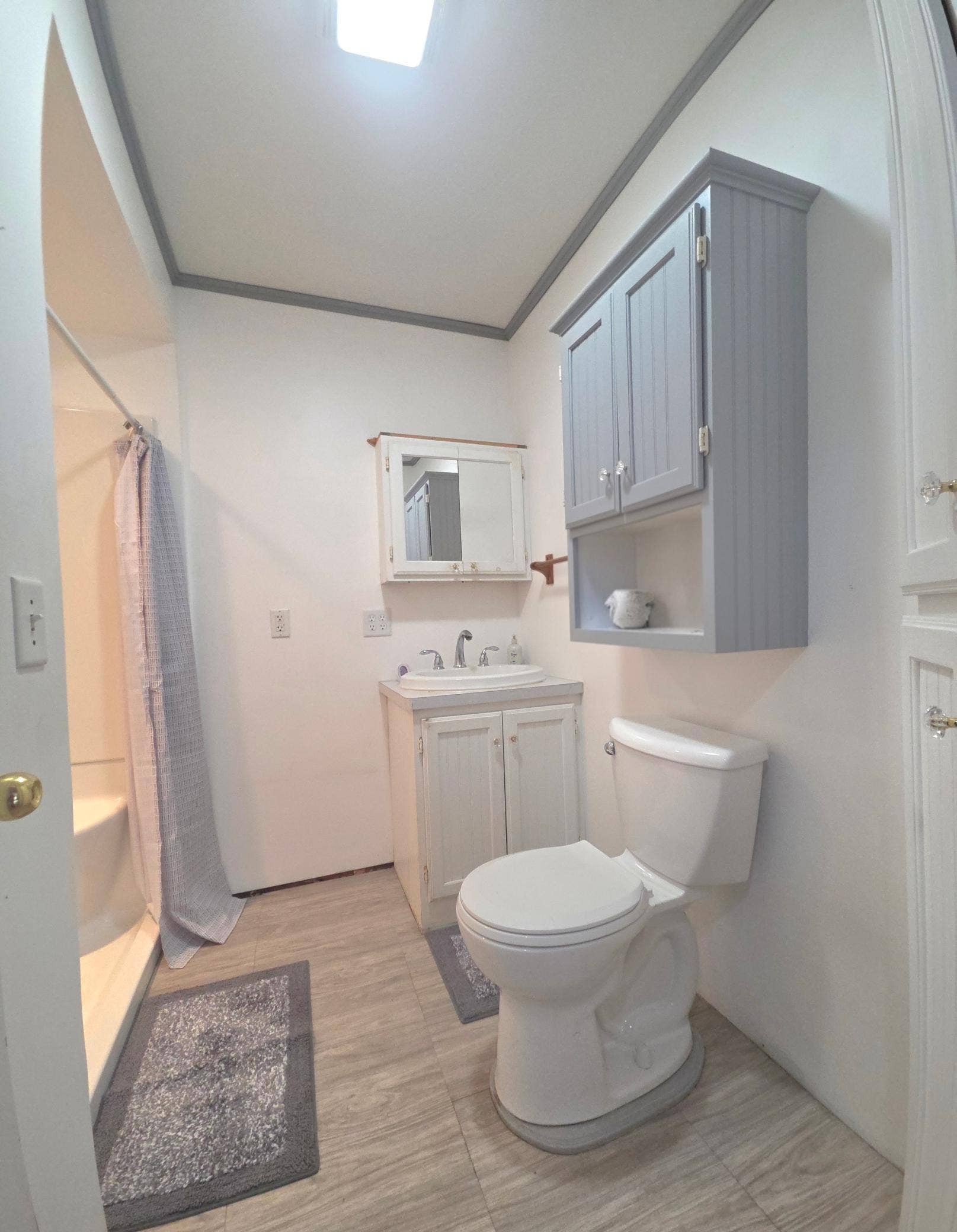 415 Adams Avenue, Edina, MN 55343 Main level 3/4 bath