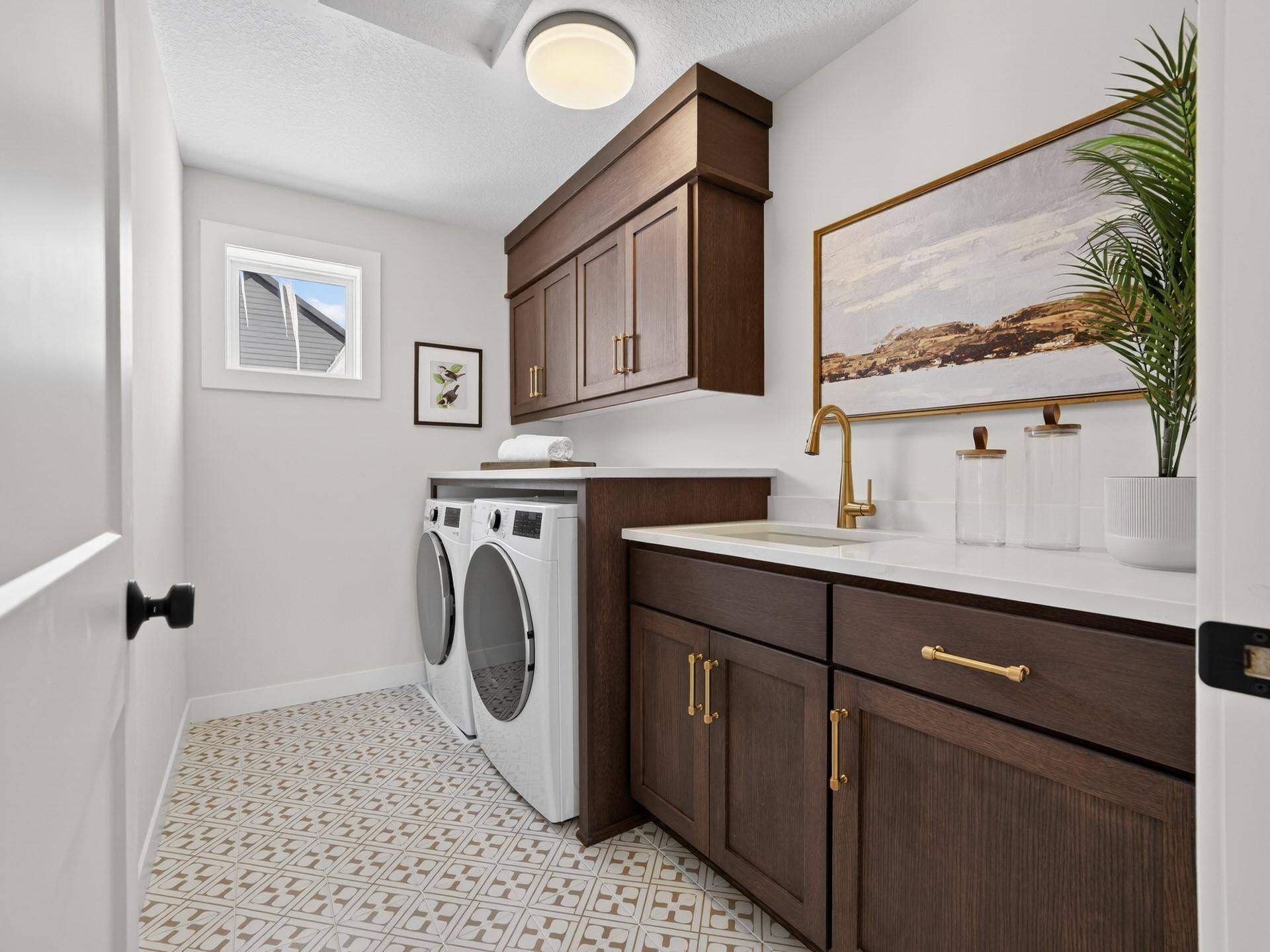 6295 134th Street N, Hugo, MN 55038 Where laundry doesn't feel like a chore