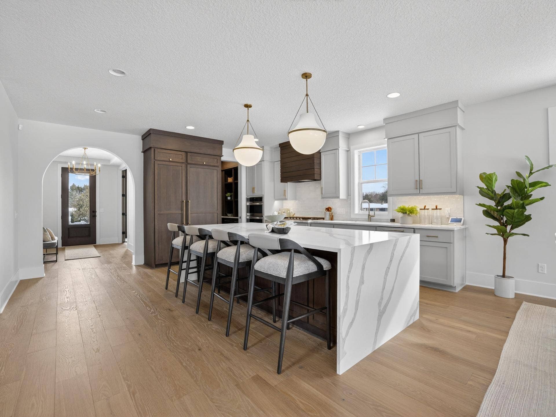 6295 134th Street N, Hugo, MN 55038 A kitchen worthy of a chefand a crowd
