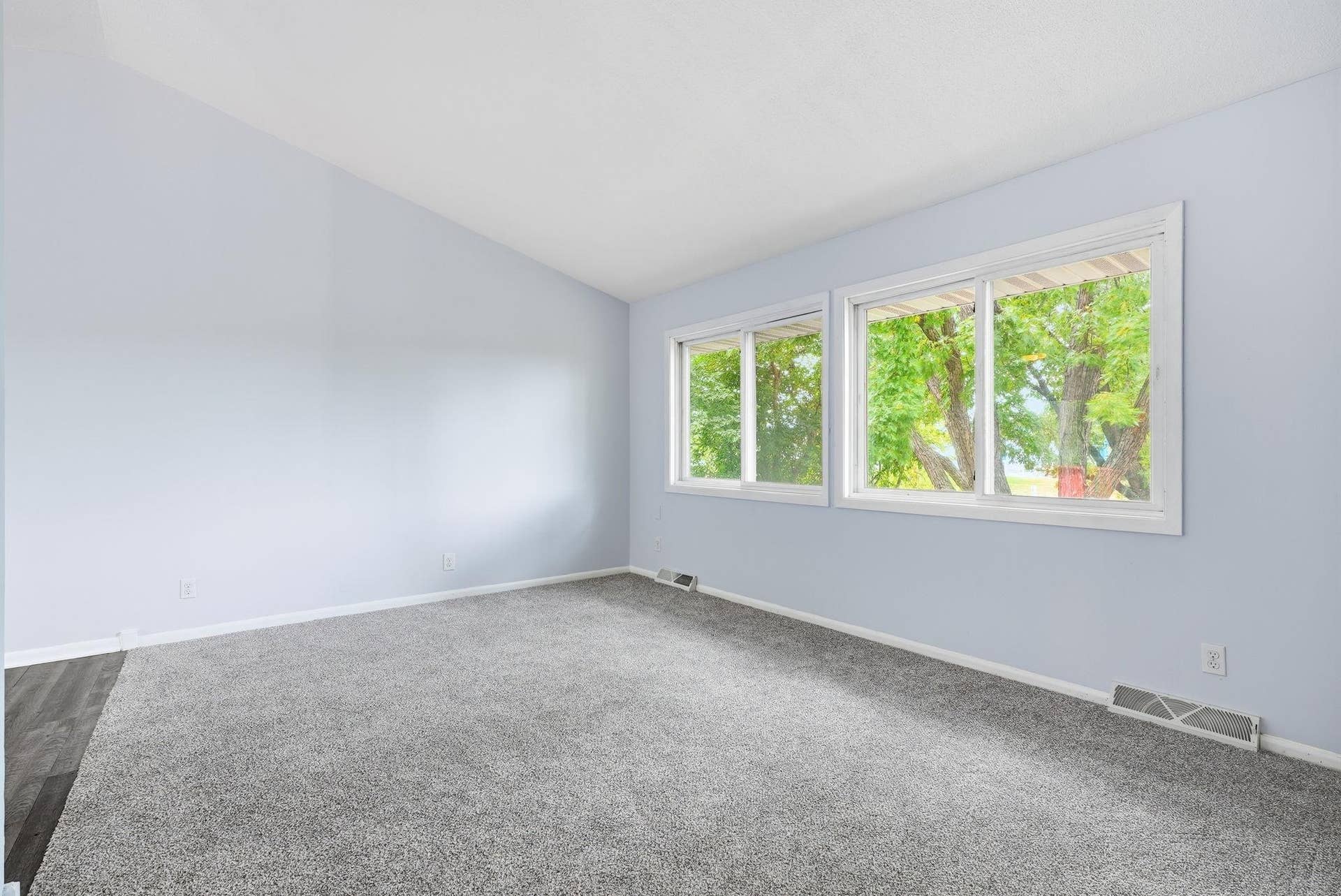 2112 69th Avenue N, Brooklyn Center, MN 55430 3-web-or-mls-First Person Visuals06160.jpg