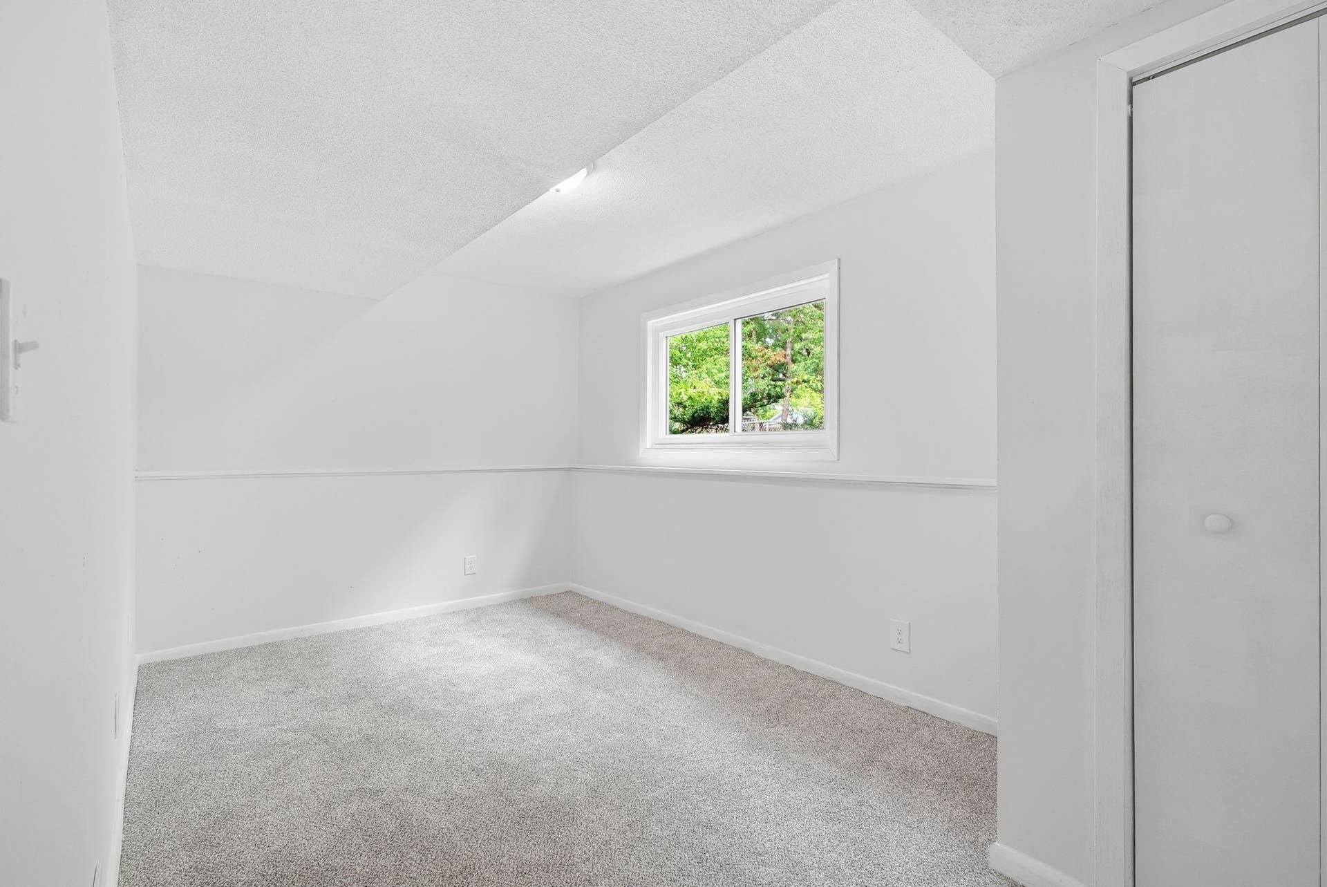 2112 69th Avenue N, Brooklyn Center, MN 55430 22-web-or-mls-First Person Visuals06226.jpg