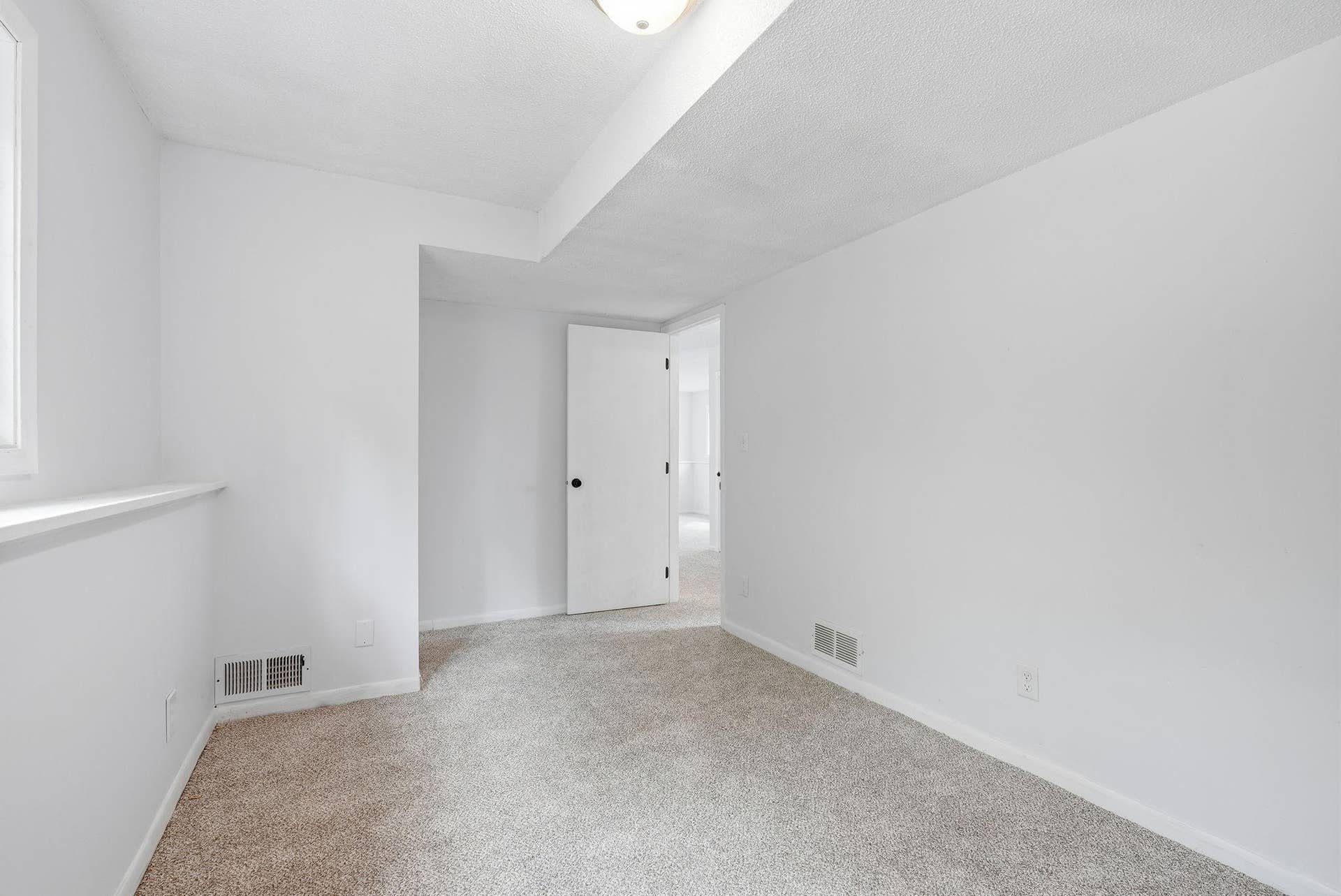 2112 69th Avenue N, Brooklyn Center, MN 55430 23-web-or-mls-First Person Visuals06229.jpg