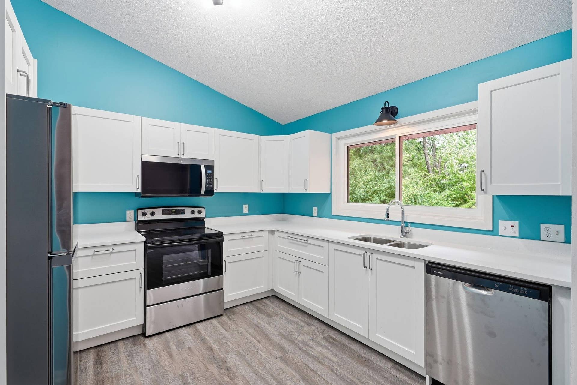 2112 69th Avenue N, Brooklyn Center, MN 55430 10-web-or-mls-First Person Visuals06181.jpg