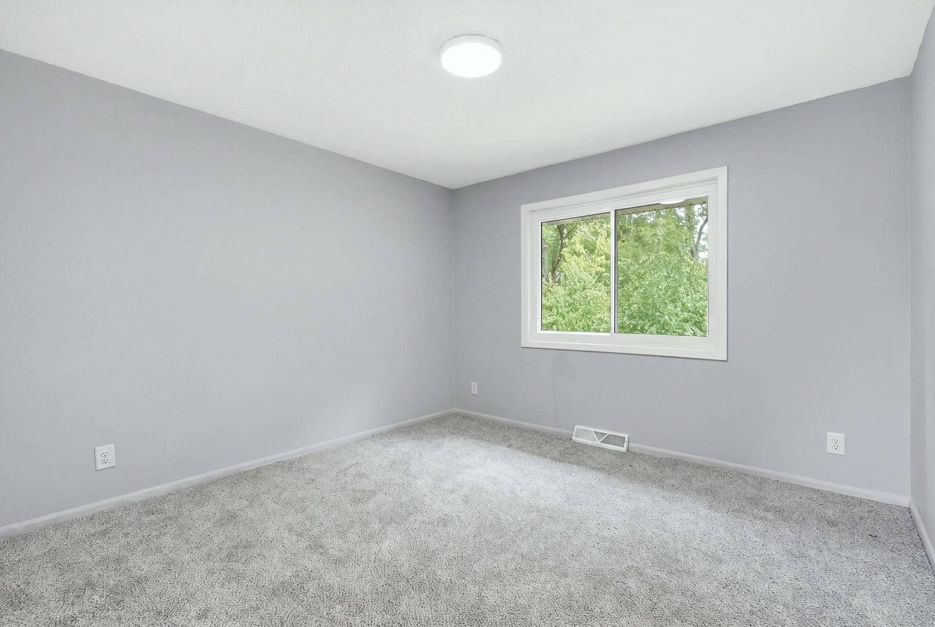 2112 69th Avenue N, Brooklyn Center, MN 55430 16-web-or-mls-First Person Visuals06202_repaint_3b5b0d7b.jpg