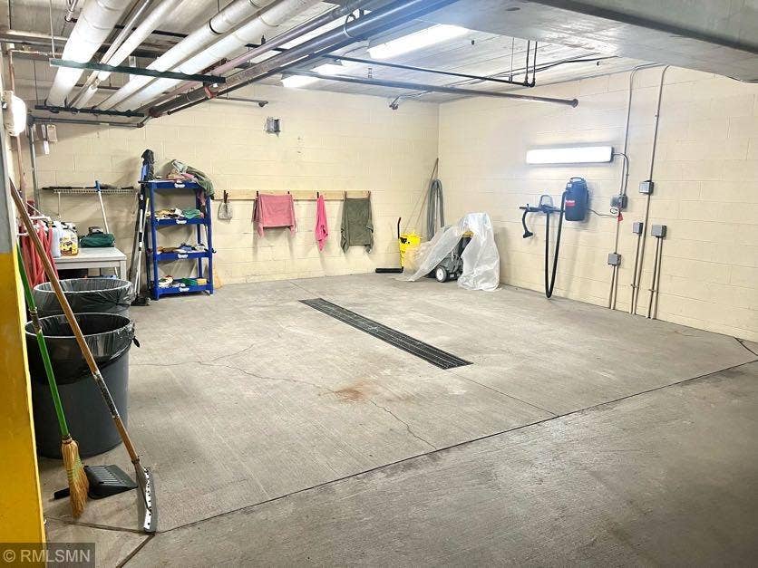 8341 Lyndale Avenue S, #419, Bloomington, MN 55420 Car Wash