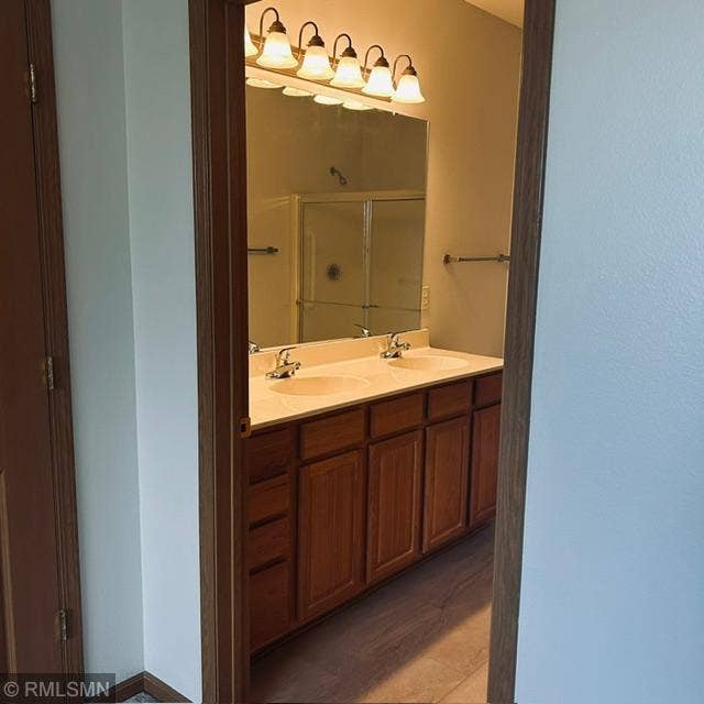 8341 Lyndale Avenue S, #419, Bloomington, MN 55420 Private ensuite bath with double sinks