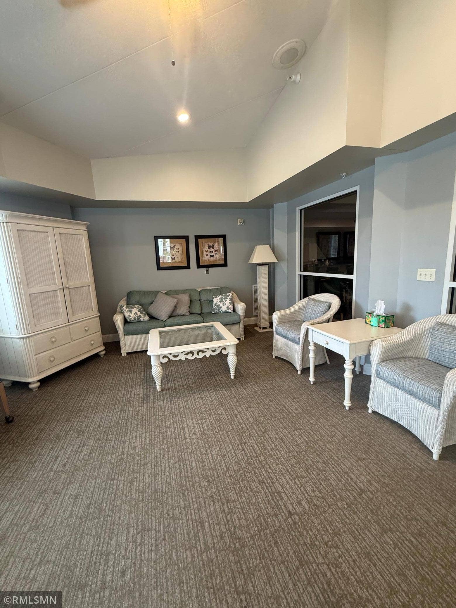 8341 Lyndale Avenue S, #419, Bloomington, MN 55420 Sunroom
