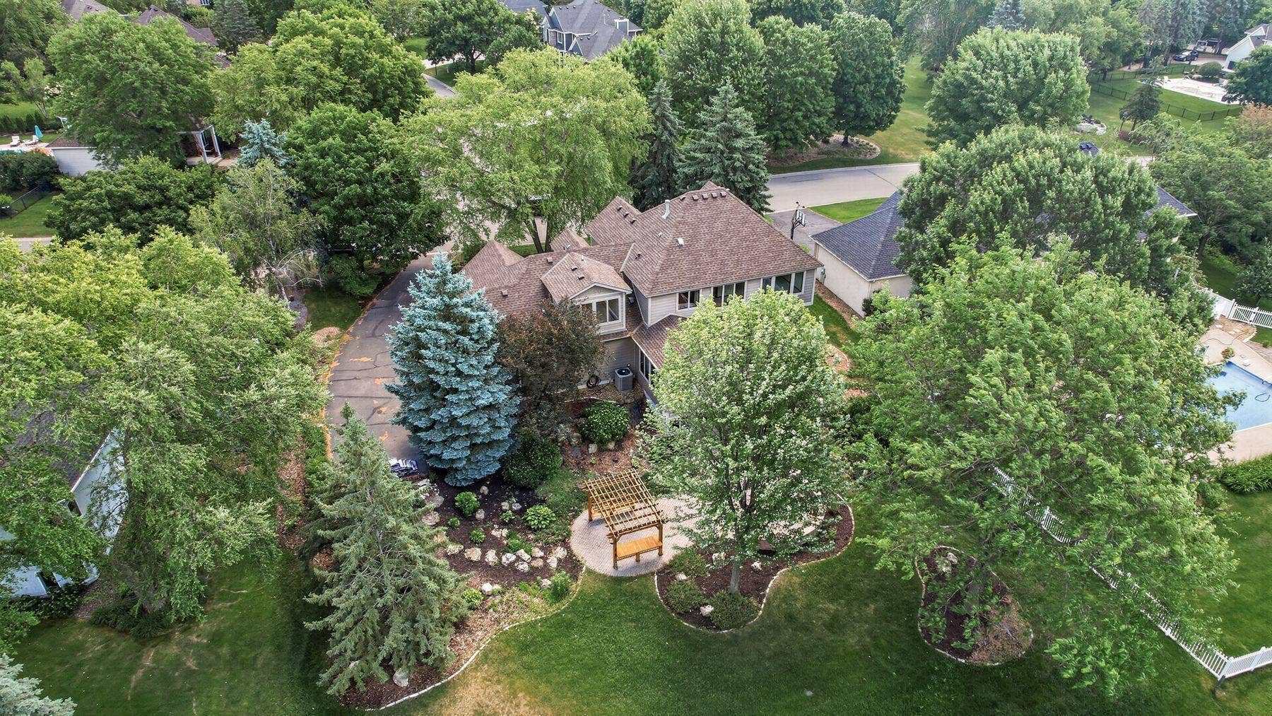 3034 Edgewater Drive, Woodbury, MN 55125 3034 Edgewater Drive, Woodbury, MN 55125