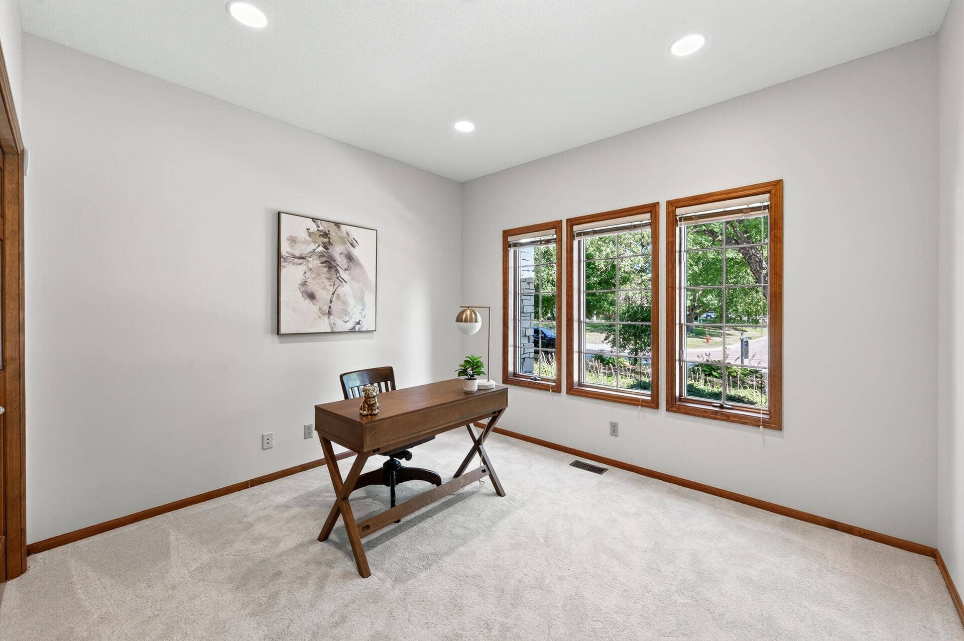 3034 Edgewater Drive, Woodbury, MN 55125 main floor bedroom / office