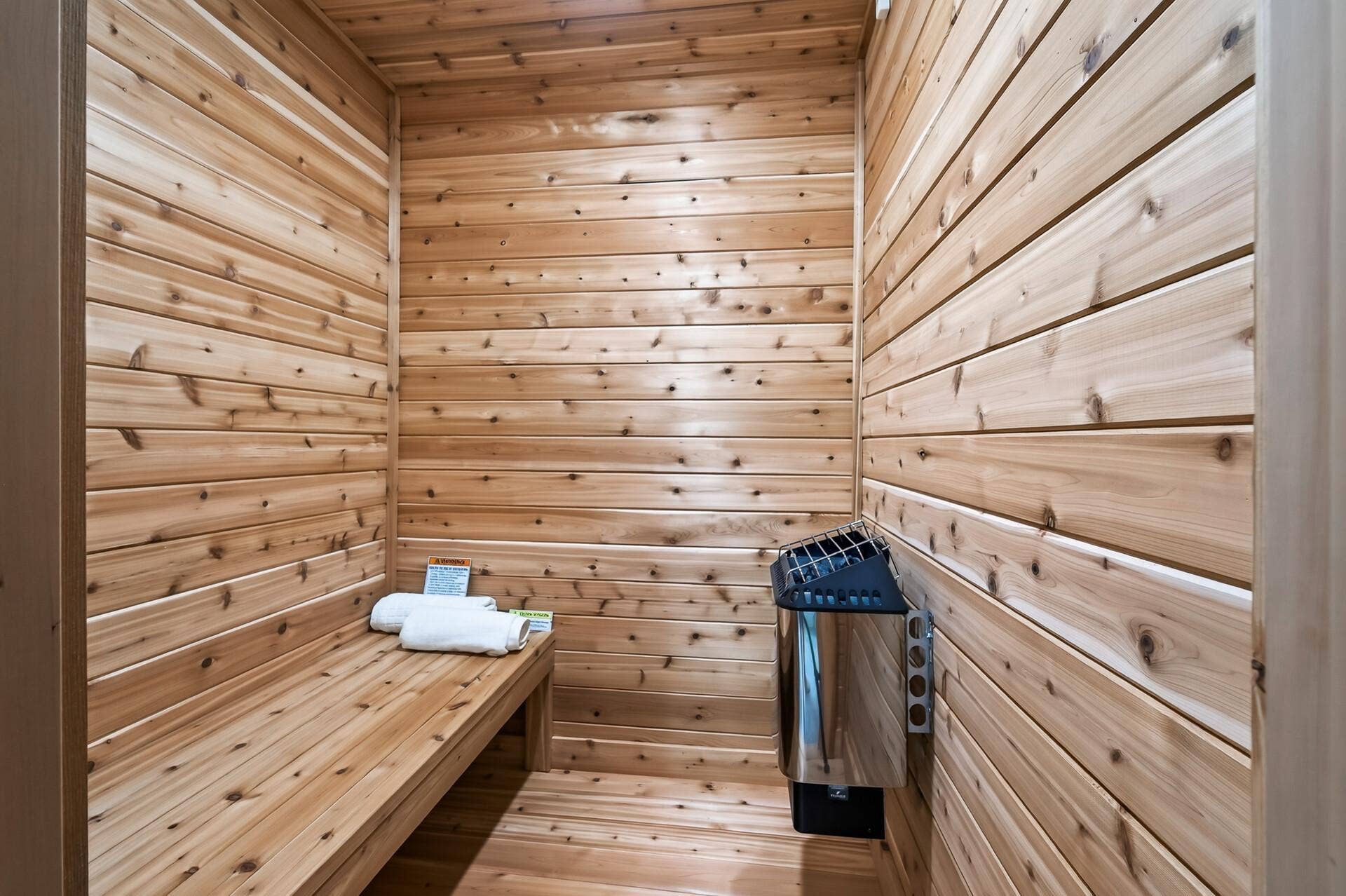 3034 Edgewater Drive, Woodbury, MN 55125 Epic sauna!