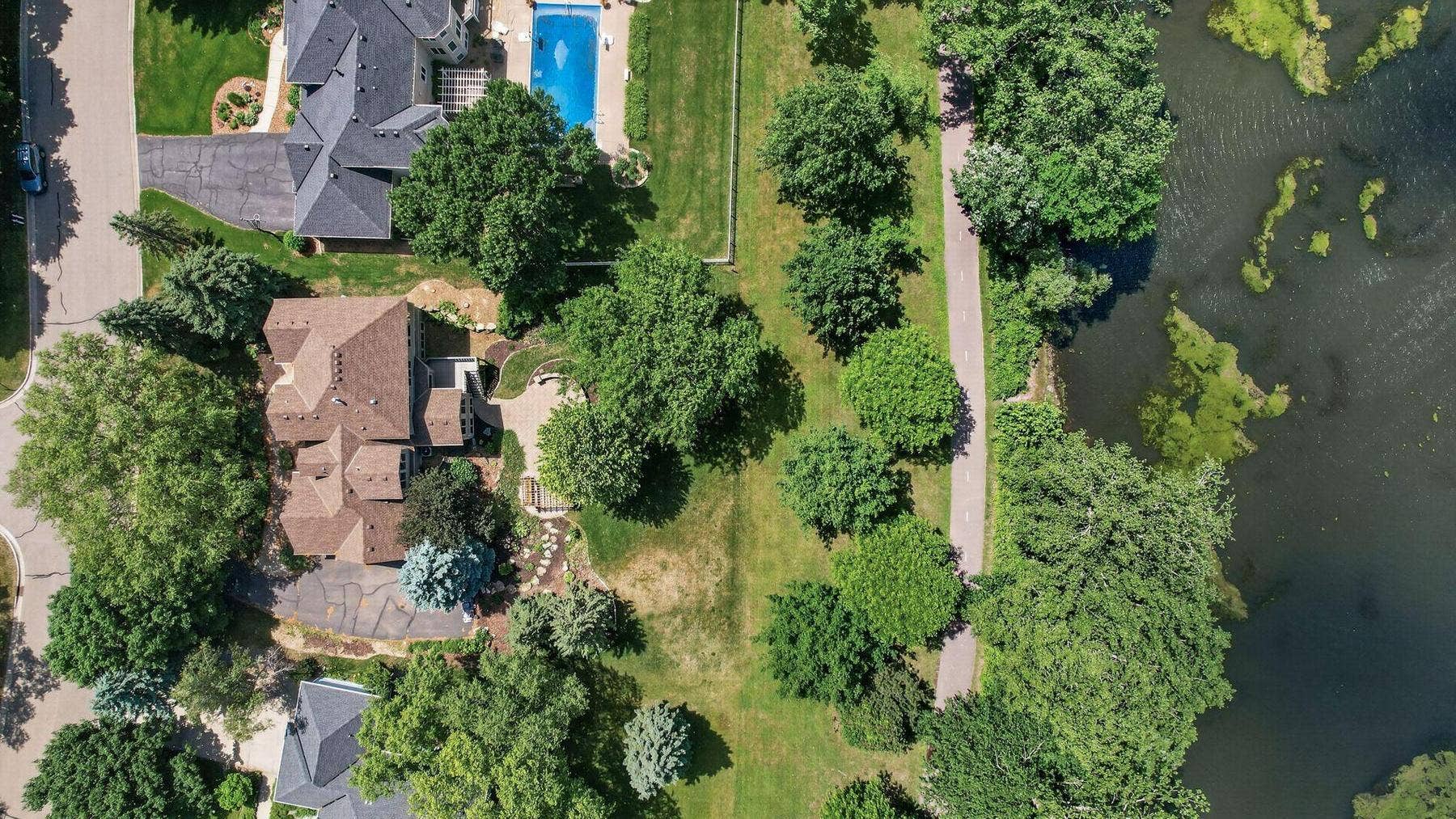3034 Edgewater Drive, Woodbury, MN 55125 3034 Edgewater Drive, Woodbury, MN 55125
