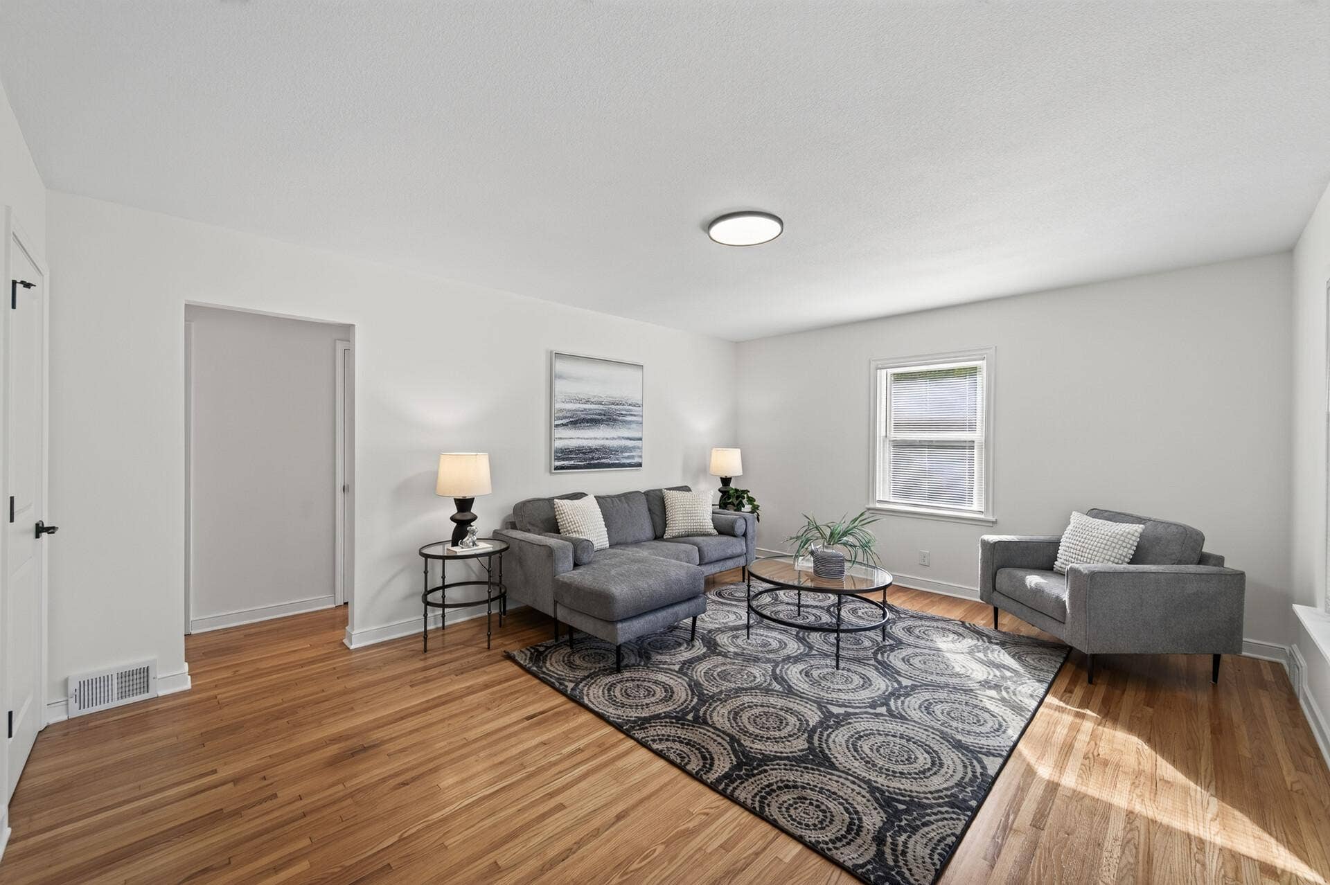 2106 Richard Avenue, White Bear Lake, MN 55110 2106 LR2.jpg