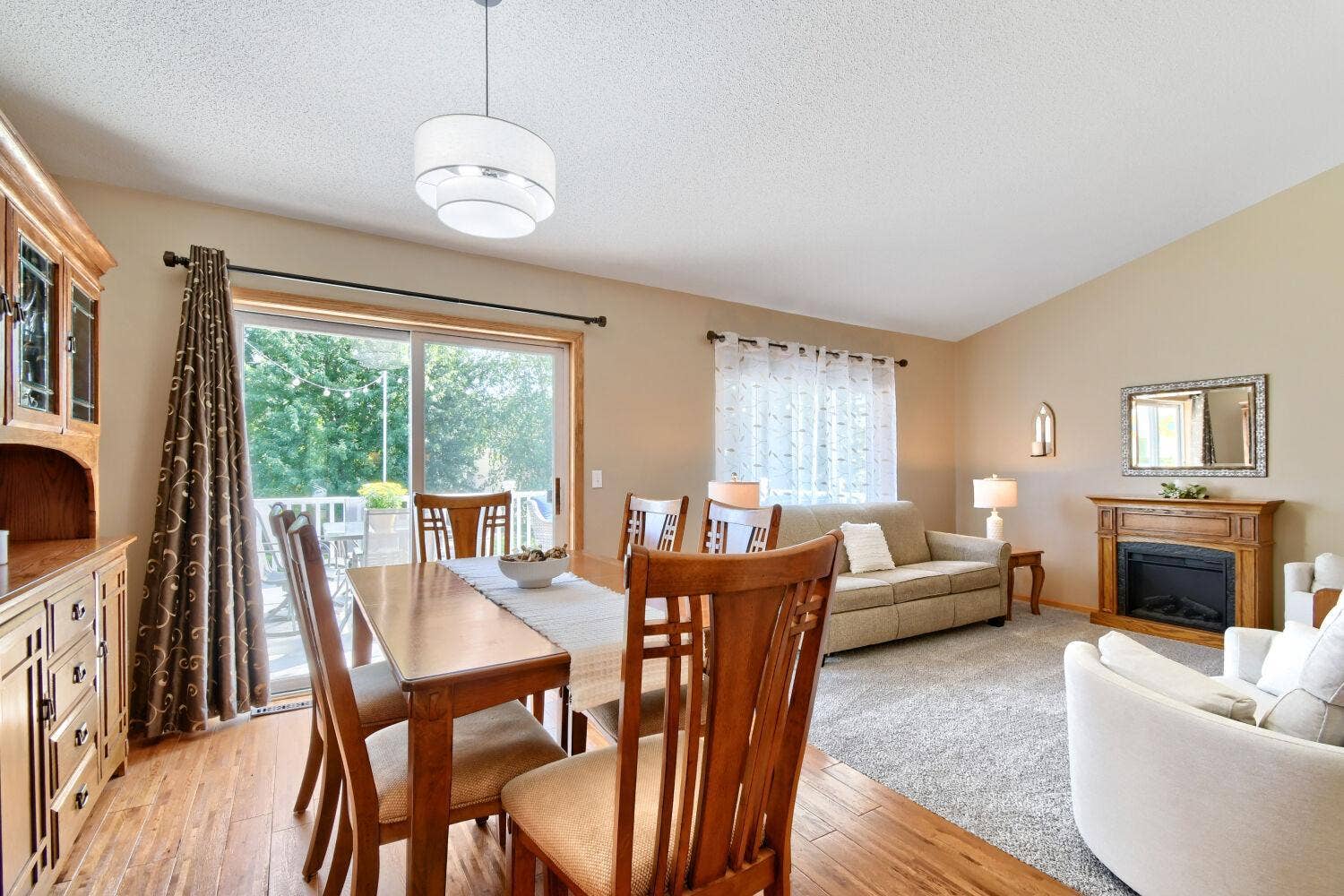 224 Pendryn Hill Bay, Woodbury, MN 55125 New lighting