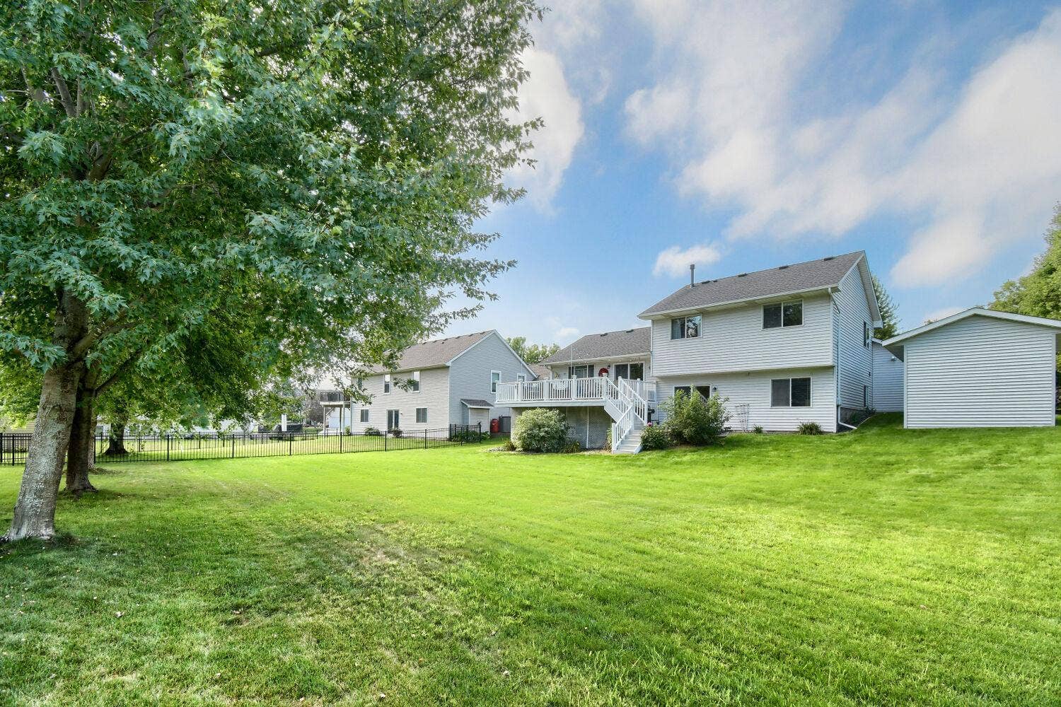 224 Pendryn Hill Bay, Woodbury, MN 55125 224 Pendryn Hill Bay, Woodbury, MN 55125