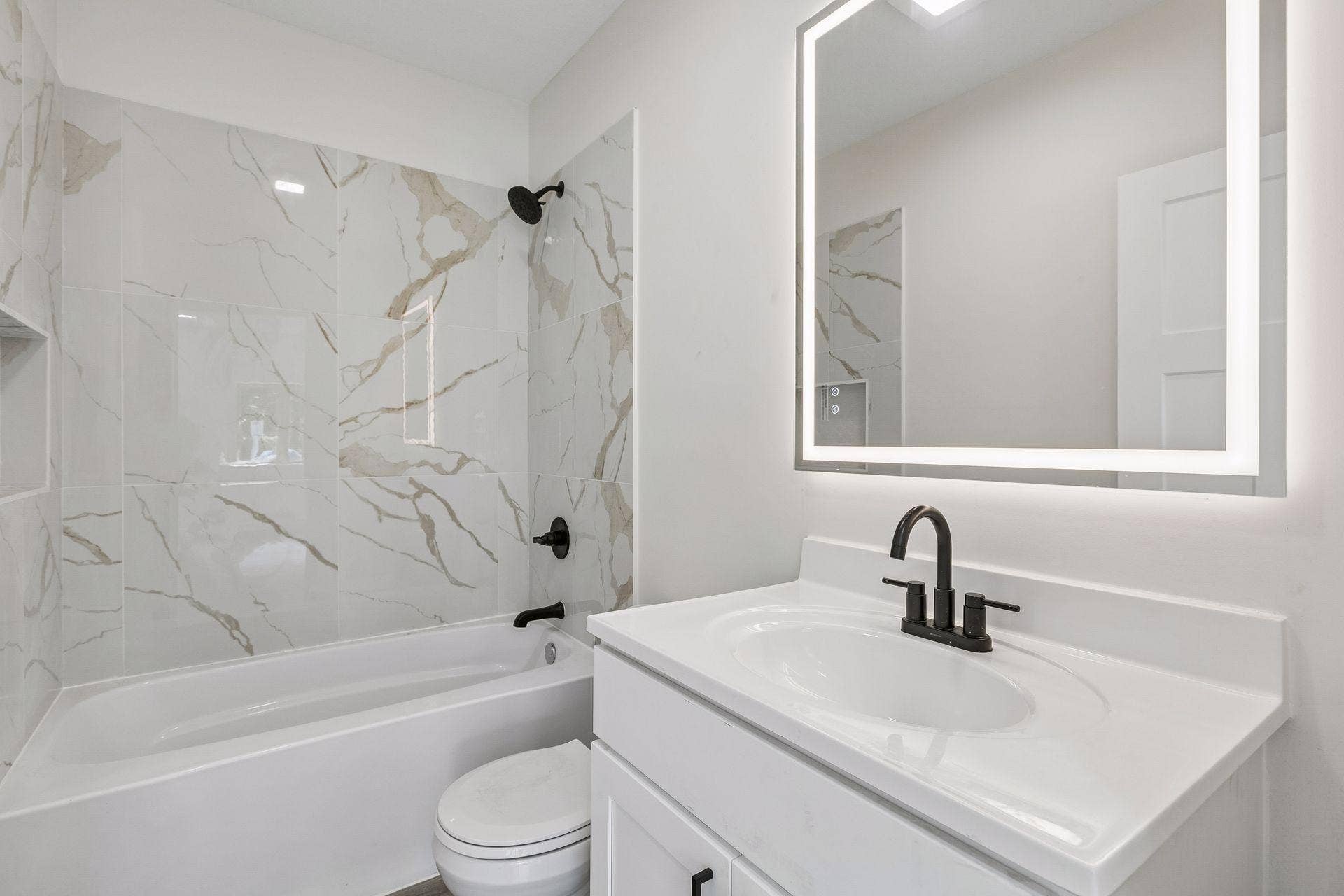 2601 N Morgan Avenue N, 36, Minneapolis, MN 55411 Full Bathroom on Main Floor
