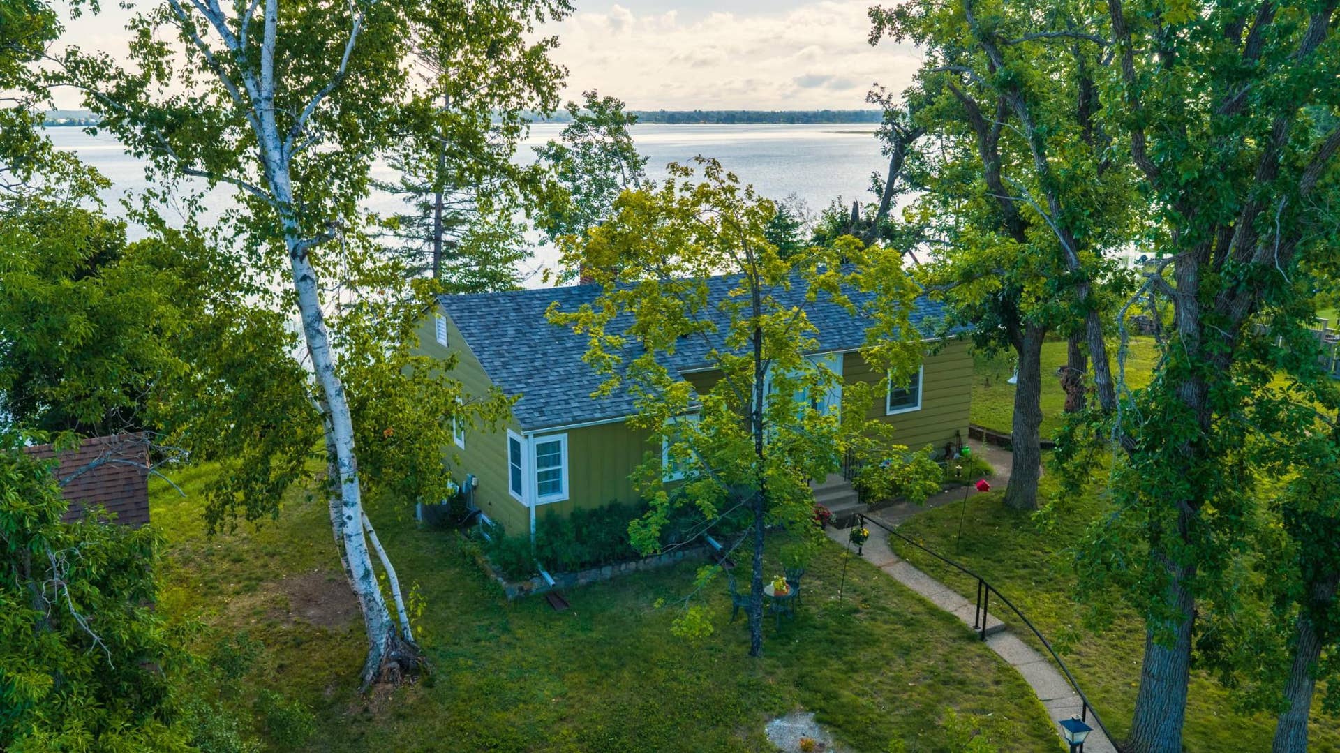 2001 S Lake Irving Drive SW, Bemidji, MN 56601 2001 S Lake Irving Dr SW