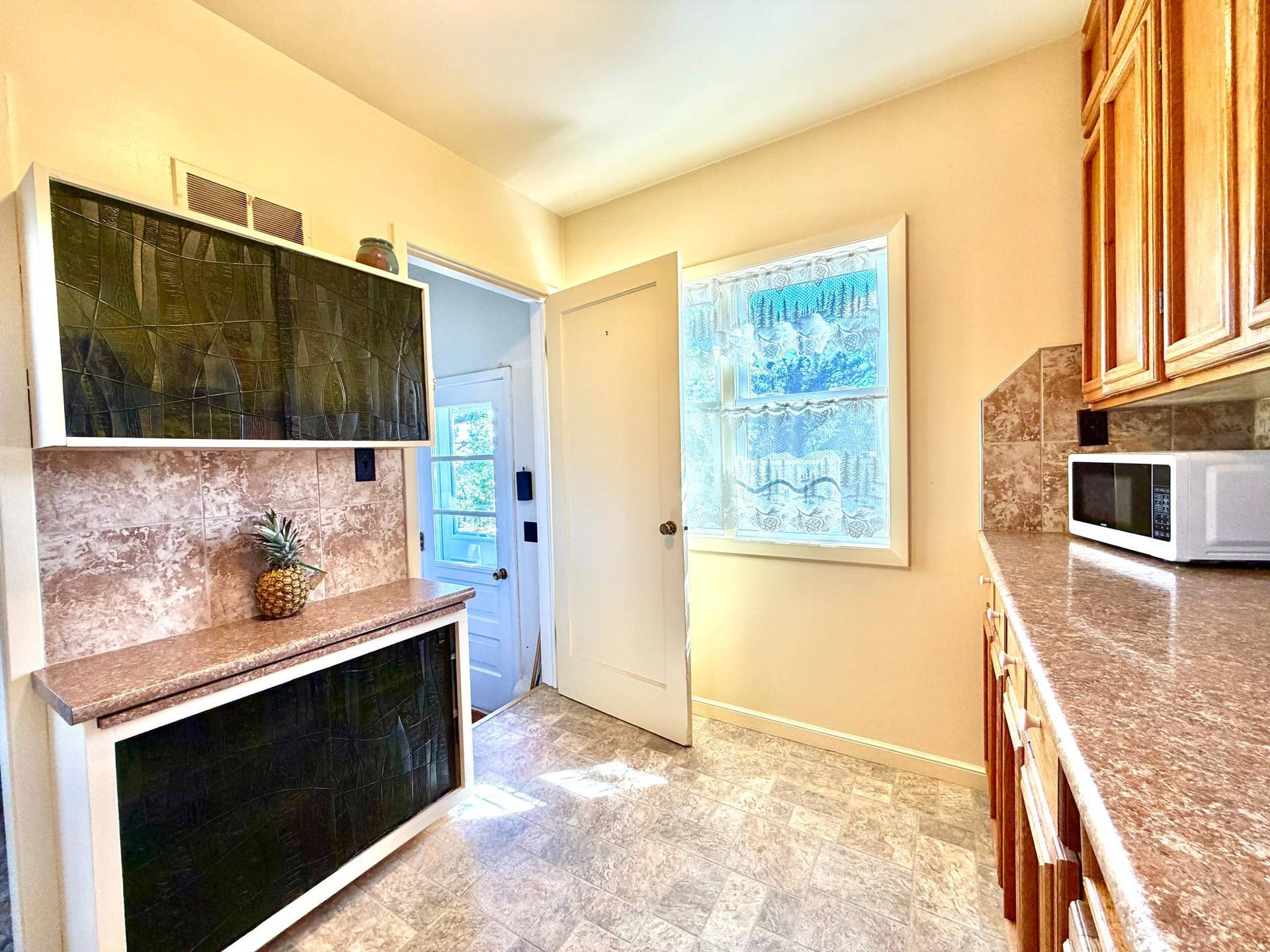 2001 S Lake Irving Drive SW, Bemidji, MN 56601 Kitchen 3.jpg