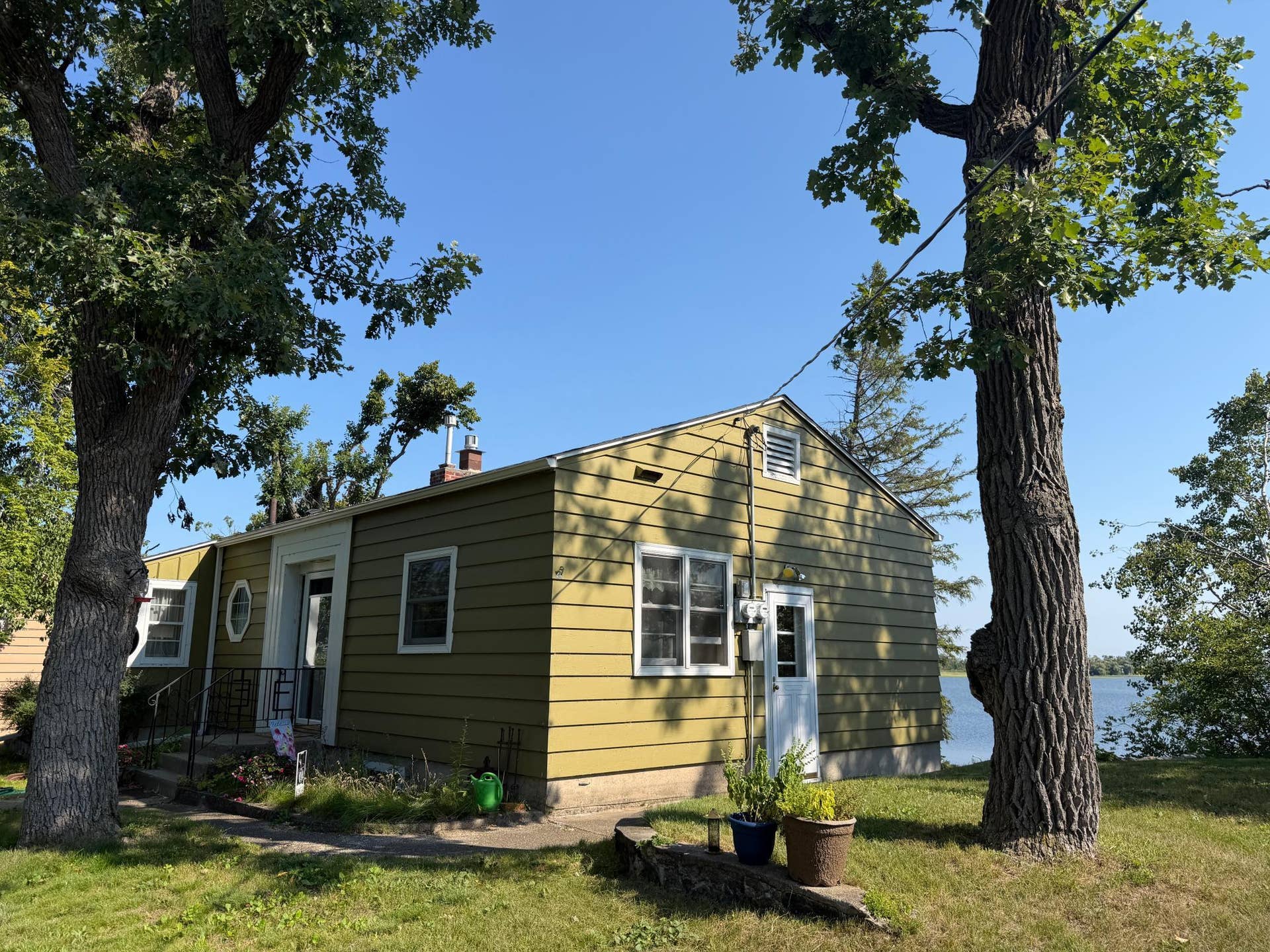 2001 S Lake Irving Drive SW, Bemidji, MN 56601 Cozy and comfortable