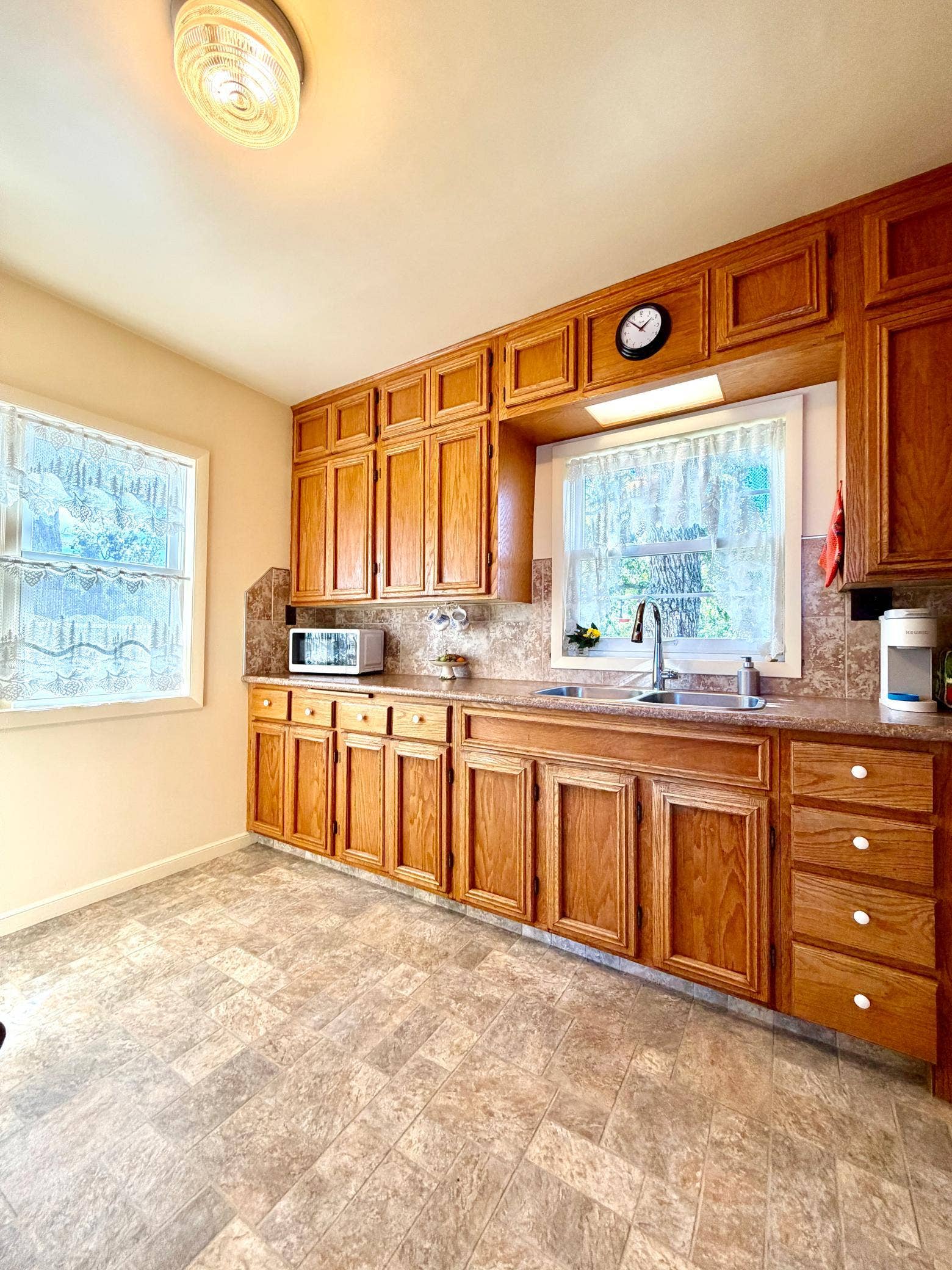 2001 S Lake Irving Drive SW, Bemidji, MN 56601 Bright kitchen