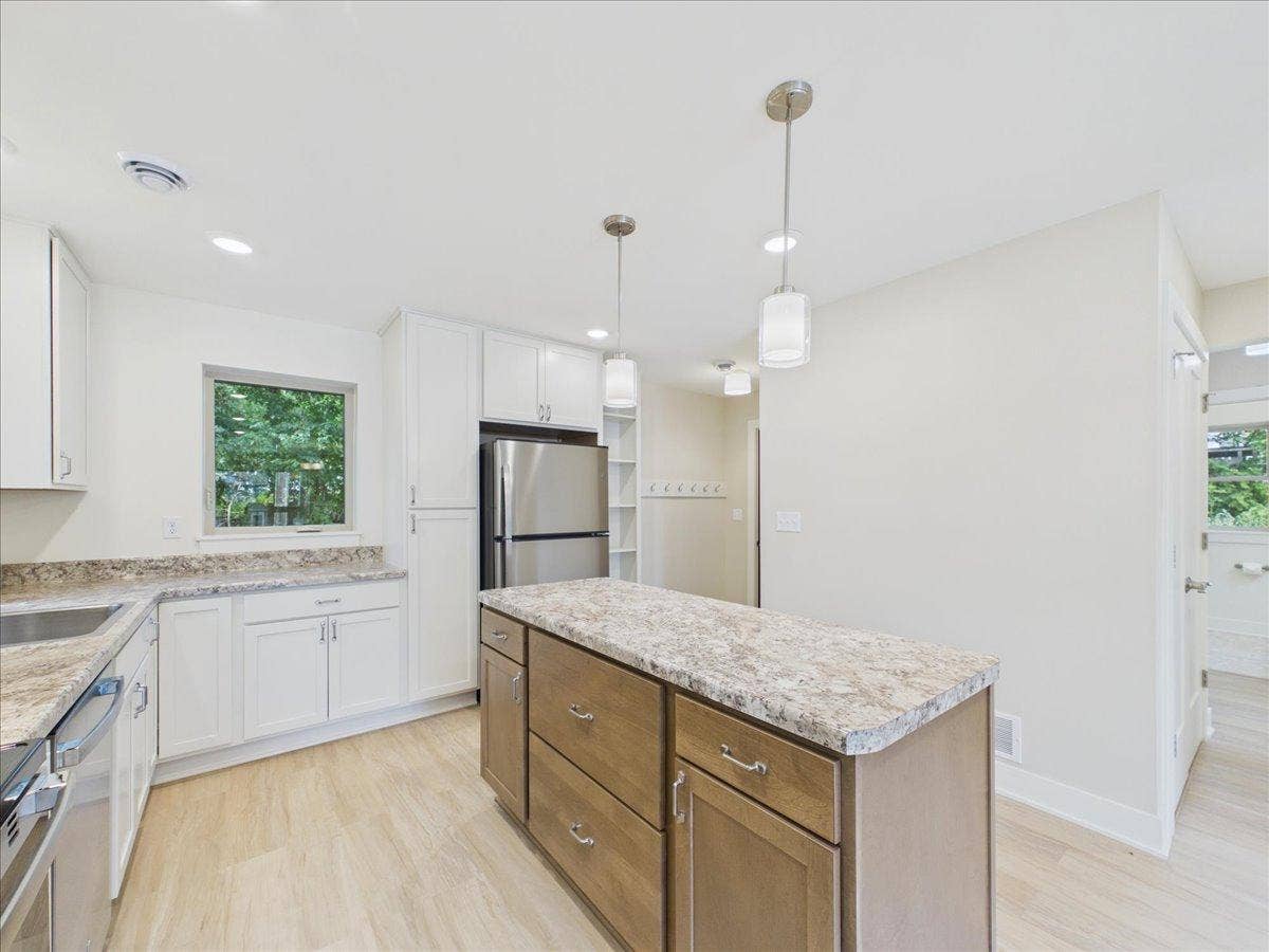 2911 N 4th Street, 31, Minneapolis, MN 55411 16-Kitchen - Lower Level.jpg