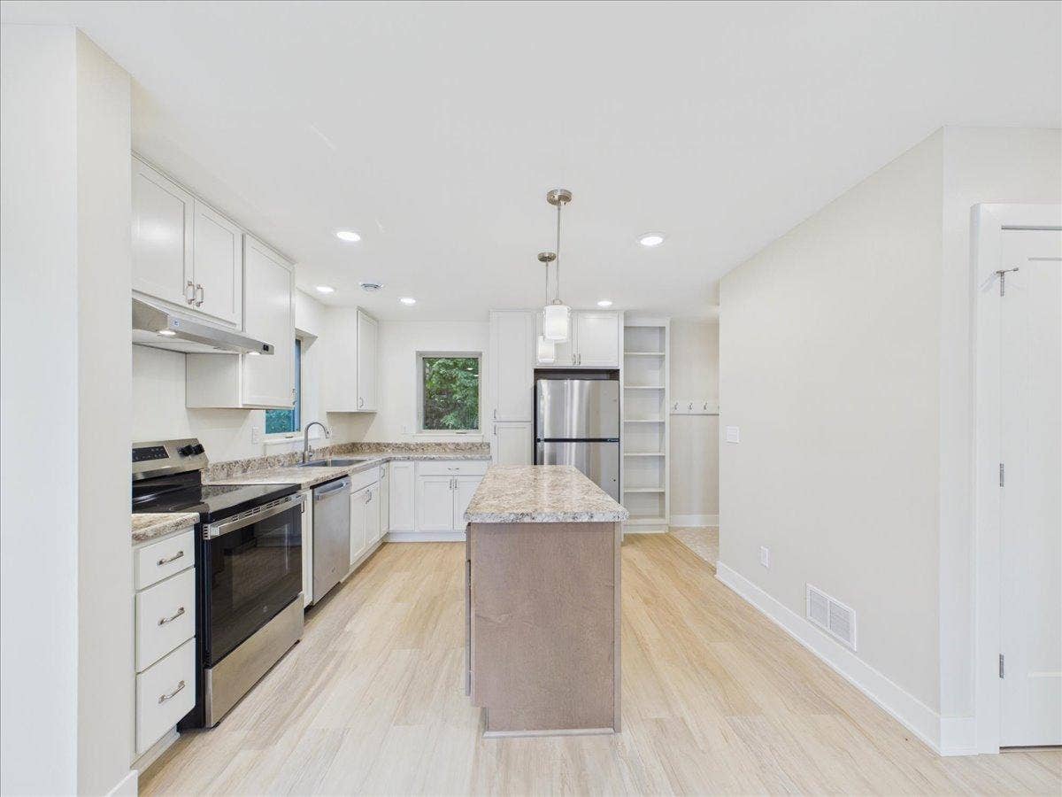 2911 N 4th Street, 31, Minneapolis, MN 55411 11-Kitchen - Lower Level.jpg