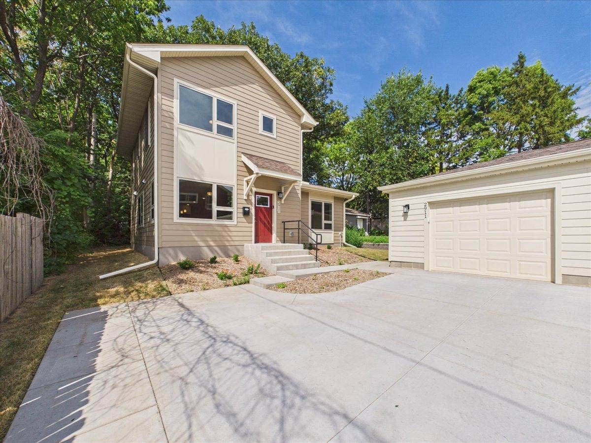 2911 N 4th Street, 31, Minneapolis, MN 55411 02-East- Facing Front Exterior.jpg