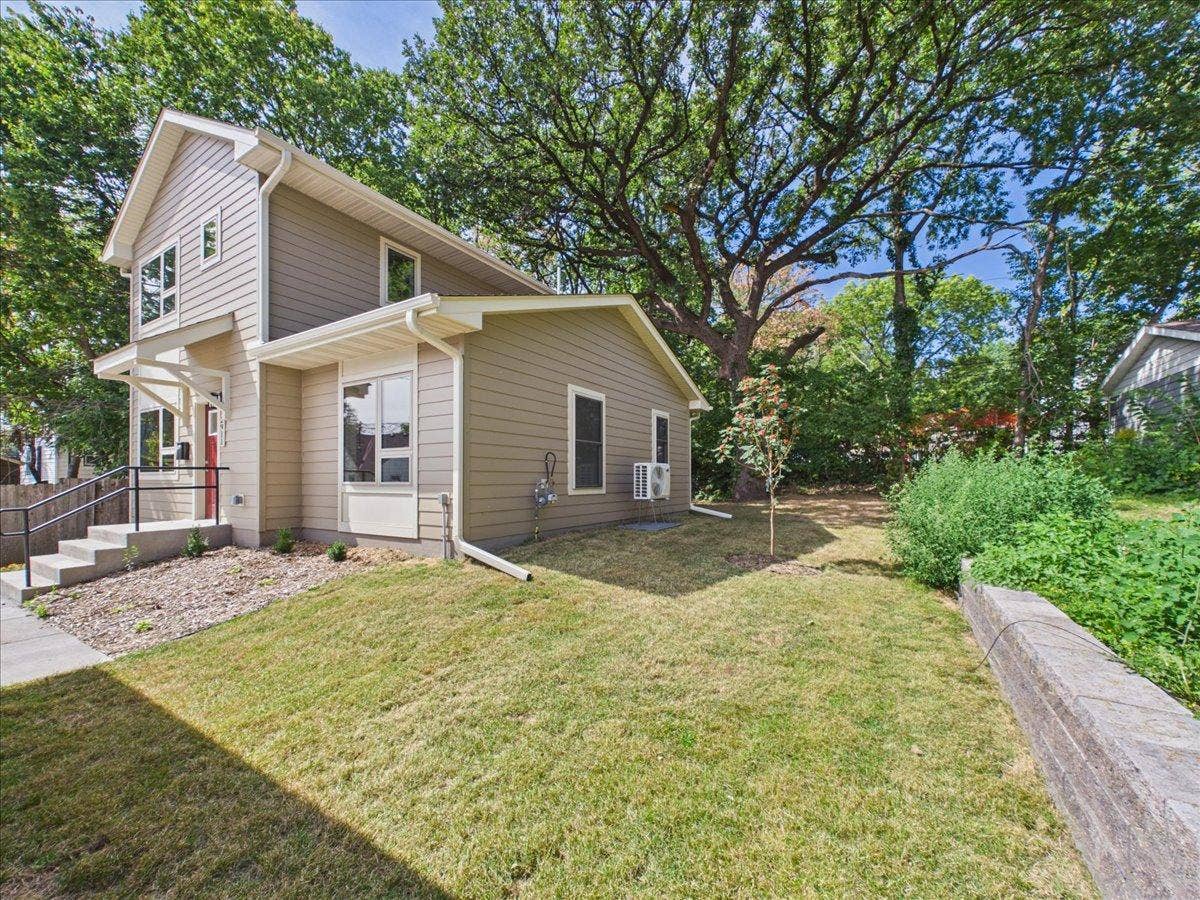 2911 N 4th Street, 31, Minneapolis, MN 55411 04-Back of Home.jpg