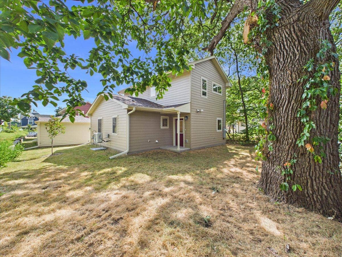 2911 N 4th Street, 31, Minneapolis, MN 55411 05-Back of Home.jpg