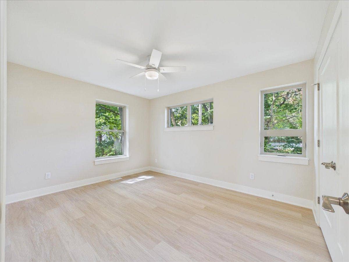 2911 N 4th Street, 31, Minneapolis, MN 55411 30-Bedroom 3 Upper Level.jpg