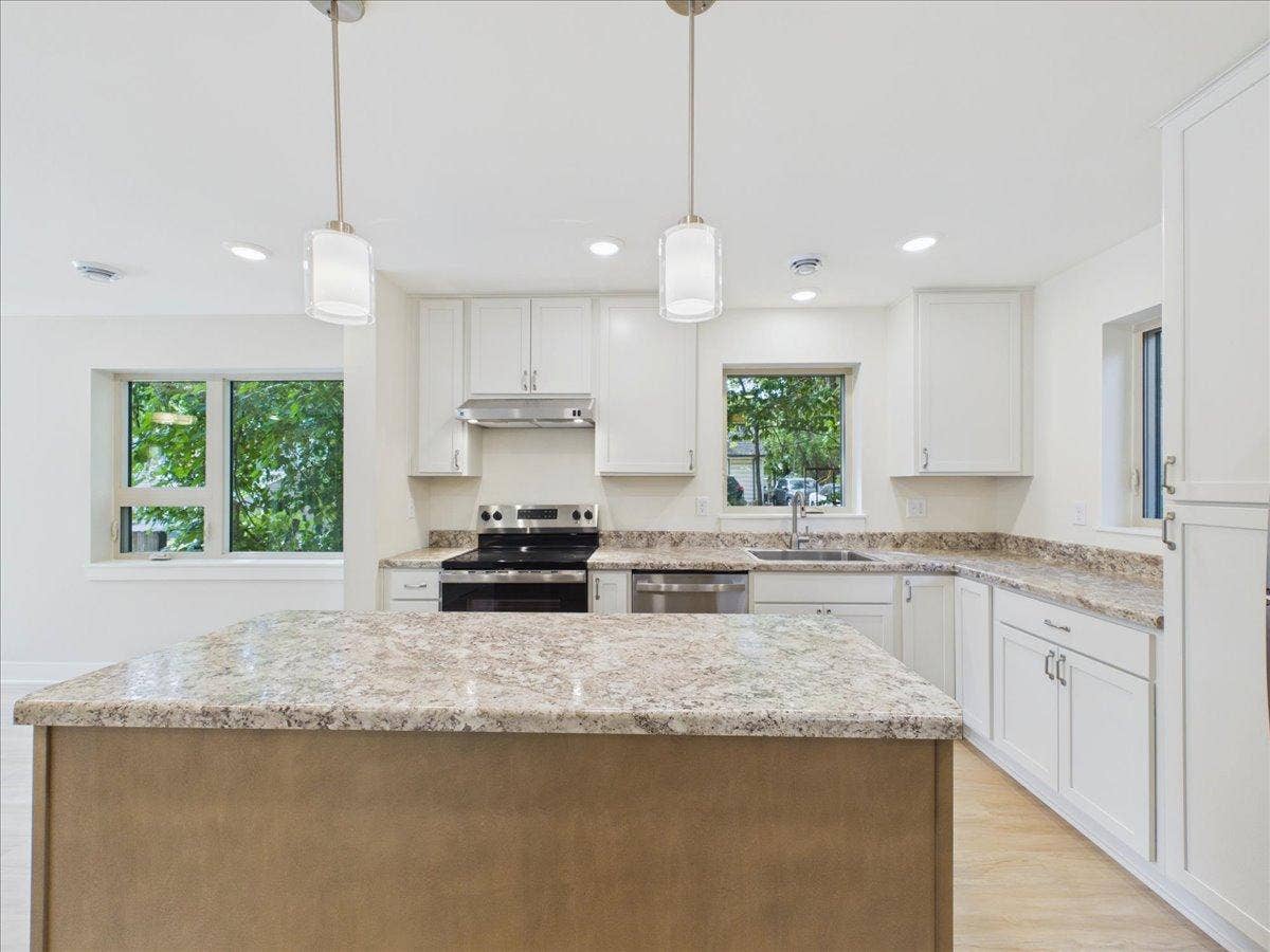 2911 N 4th Street, 31, Minneapolis, MN 55411 14-Kitchen - Lower Level.jpg