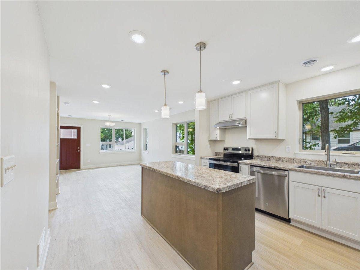 2911 N 4th Street, 31, Minneapolis, MN 55411 13-Kitchen - Lower Level.jpg