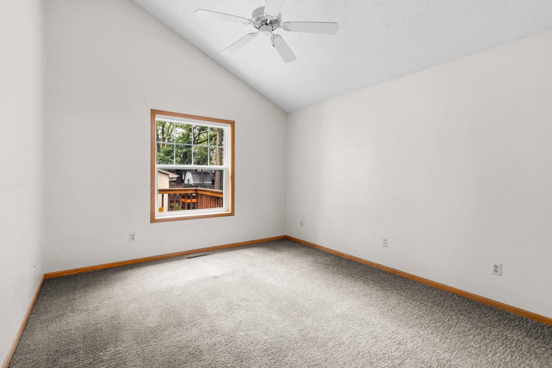 3848 Linden Avenue, White Bear Lake, MN 55110 The vaulted upper bedroom.