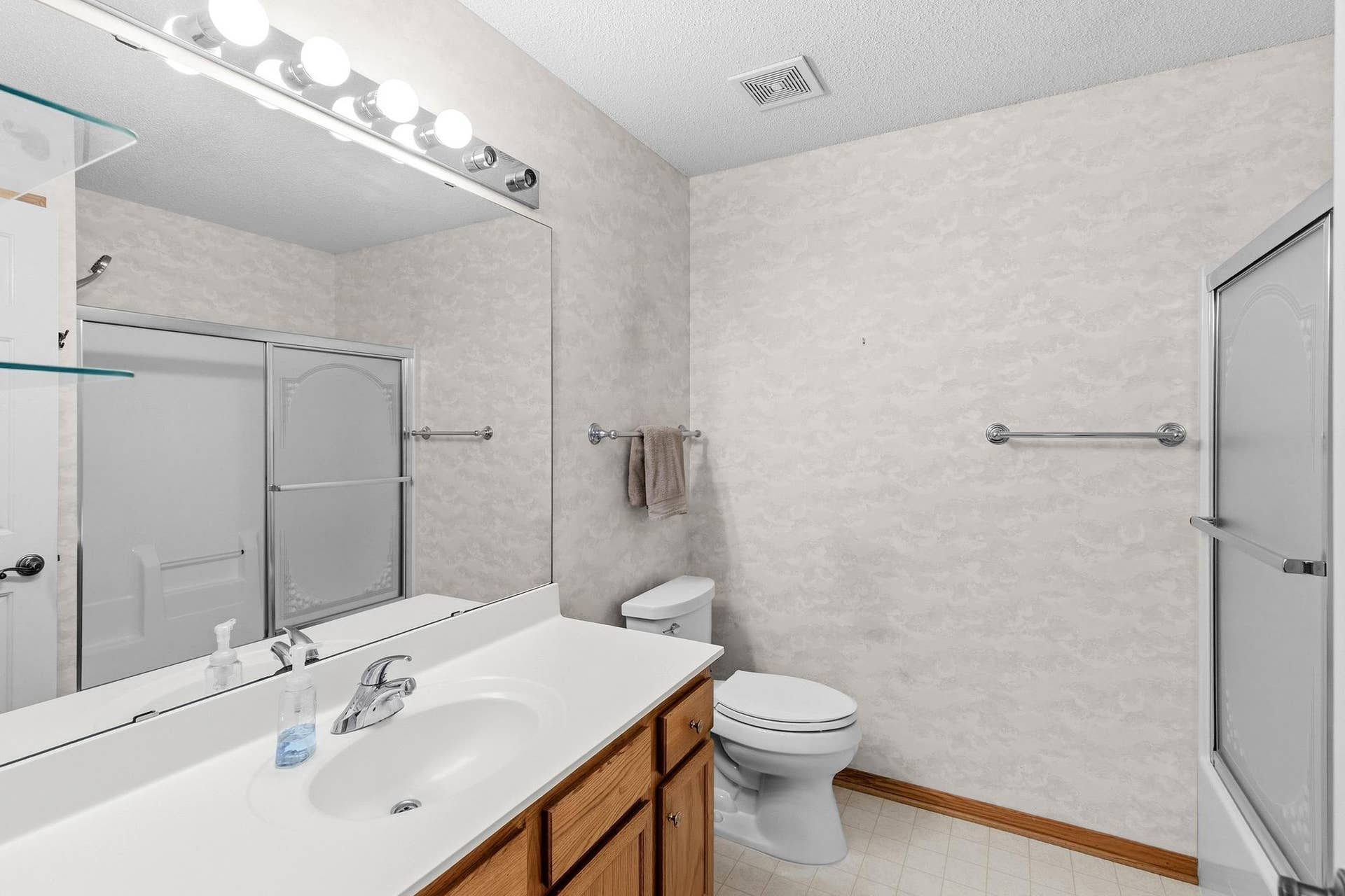 3848 Linden Avenue, White Bear Lake, MN 55110 Lower Level full bath.