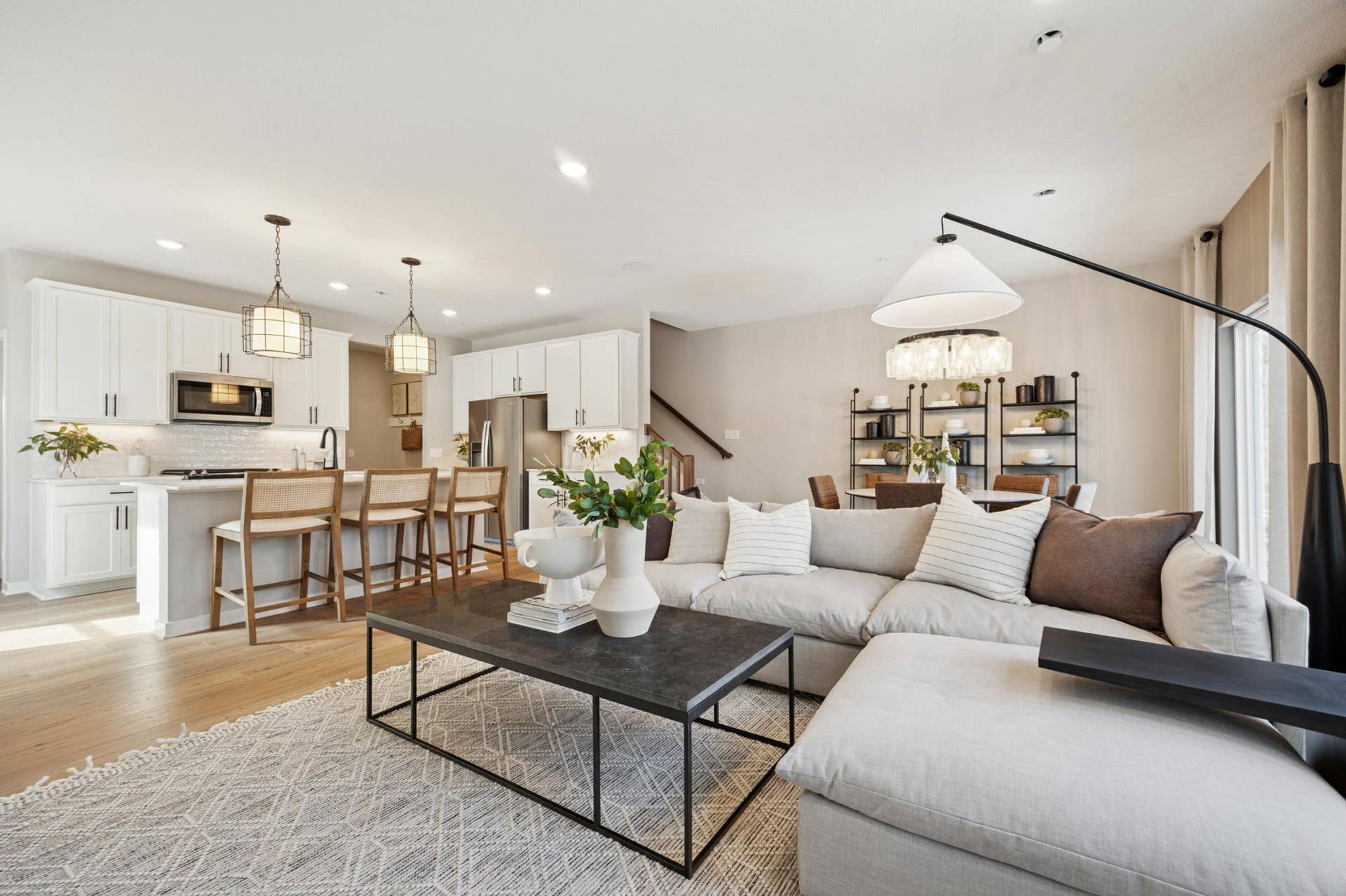 10410 Glacier Lane N, Maple Grove, MN 55369 Spacious open concept main floor