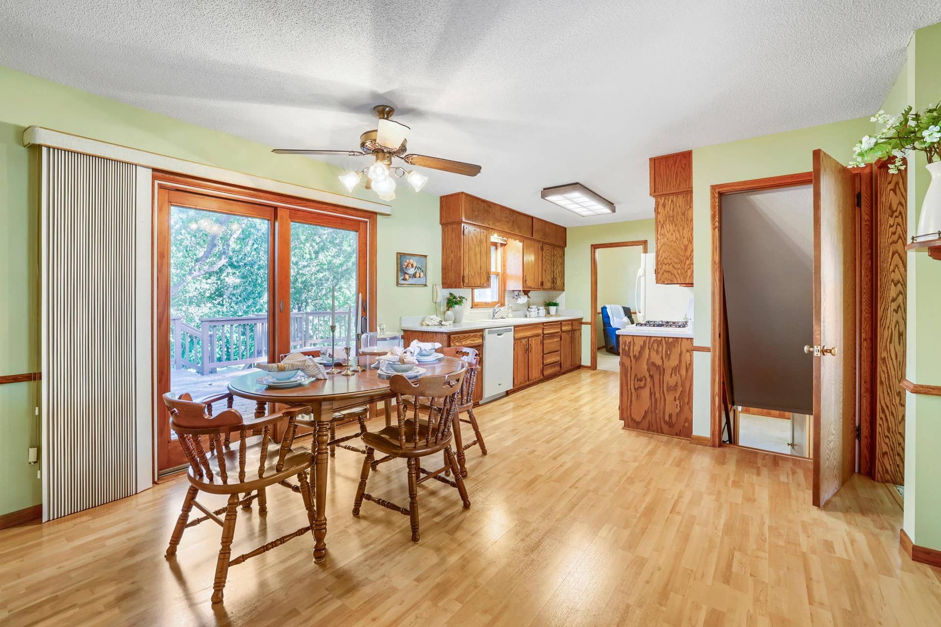 8901 Fremont Avenue S, Bloomington, MN 55420 13891940_21-510-17_photo_print__q100_w3600.jpg