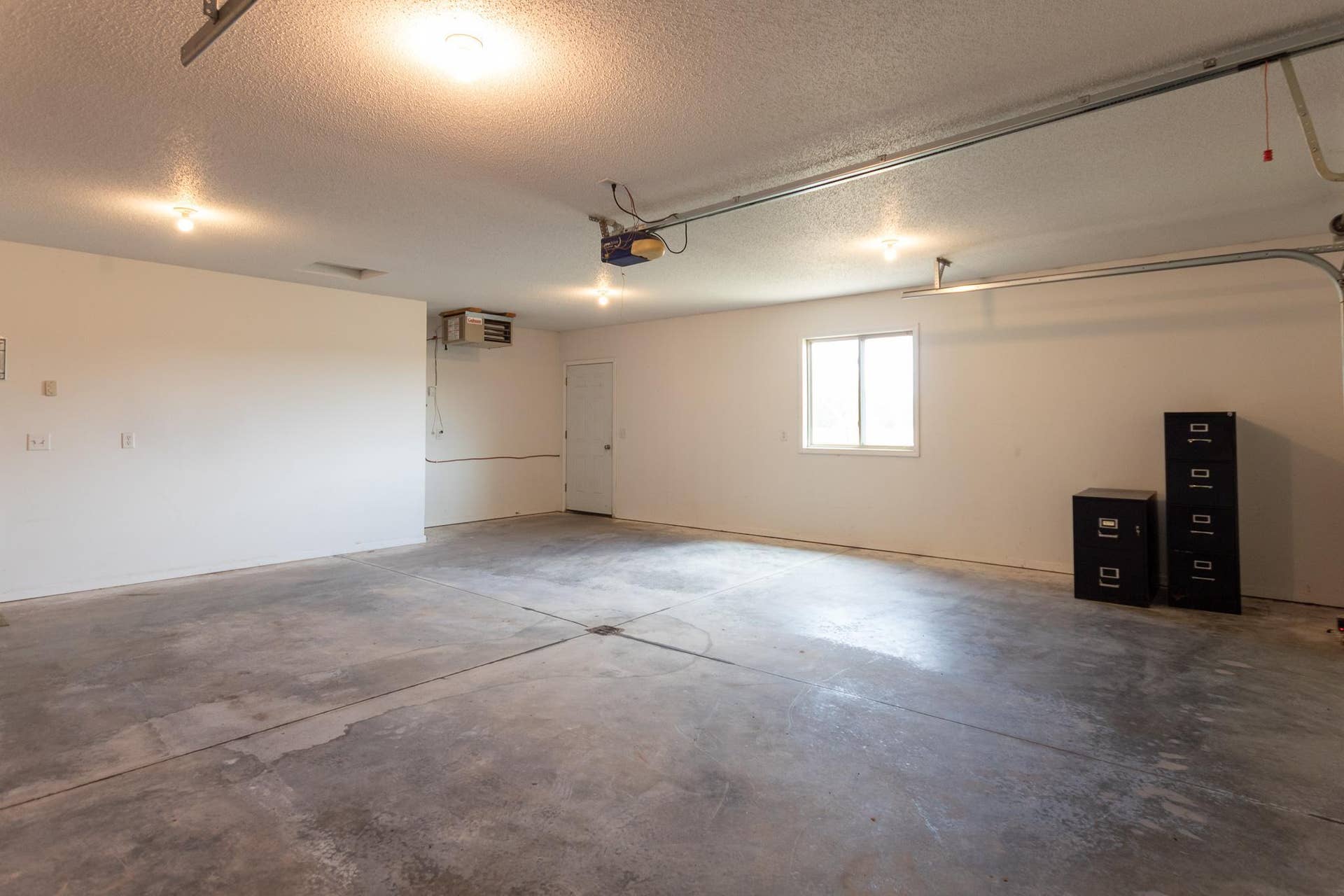 23-Kestrel-Attached-Garage-02.jpg