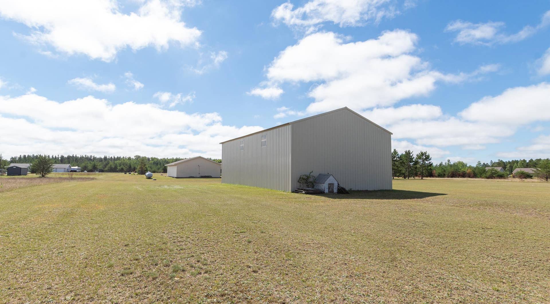 38-Kestrel-Storage-Building-Rear.jpg