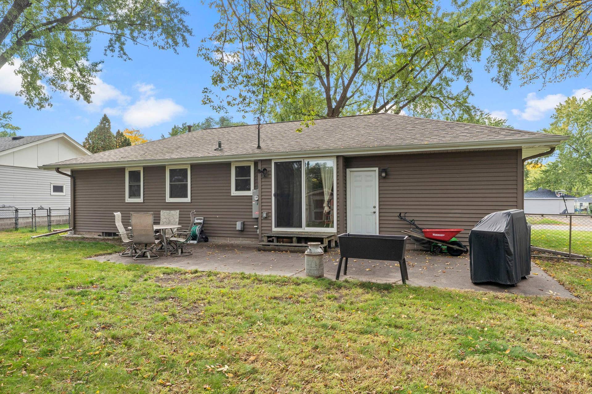 11833 Ilex Street NW, Coon Rapids, MN 55448 41-web-or-mls-11833 Ilex St NW-163.jpg