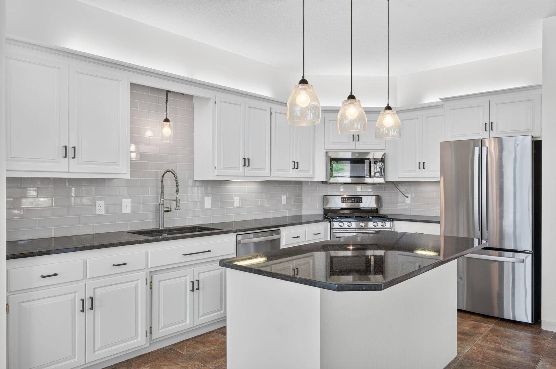 9196 Jewel Lane N, Forest Lake, MN 55025 Beautiful Kitchen