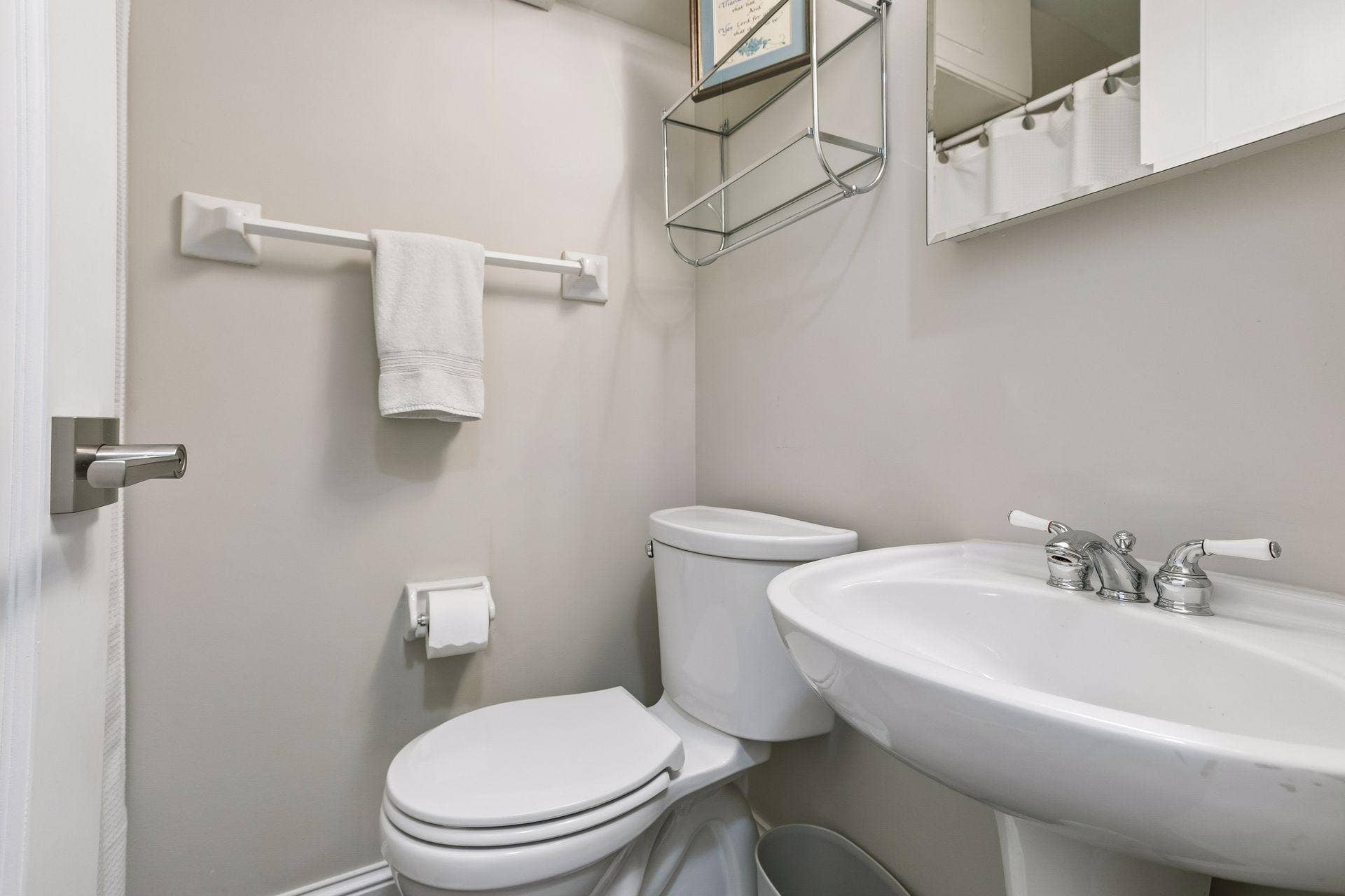 1952 Dupont Avenue S, 46, Minneapolis, MN 55403 3/4 bath in lower level