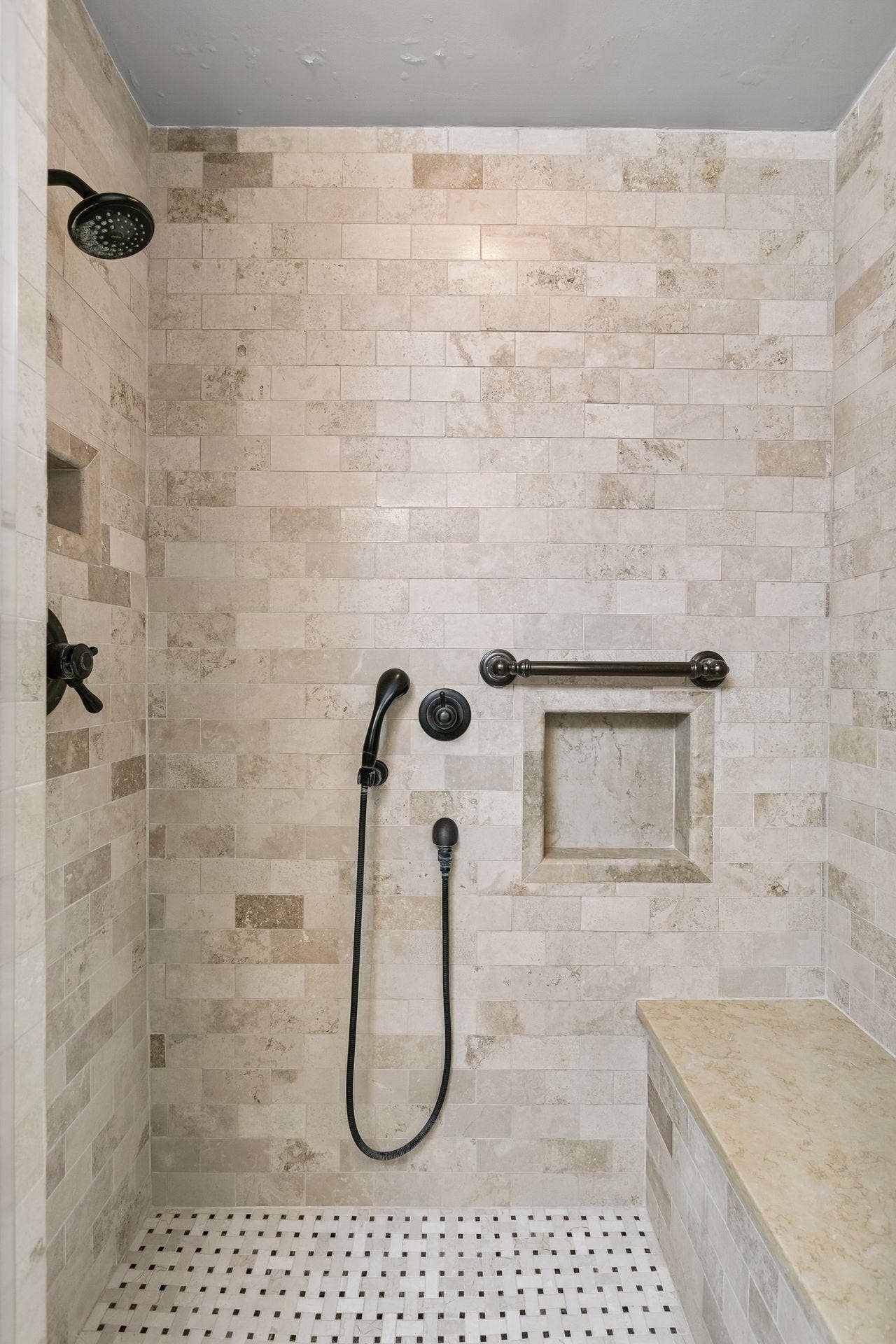 1952 Dupont Avenue S, 46, Minneapolis, MN 55403 Beautiful tile work with niche and bench seating