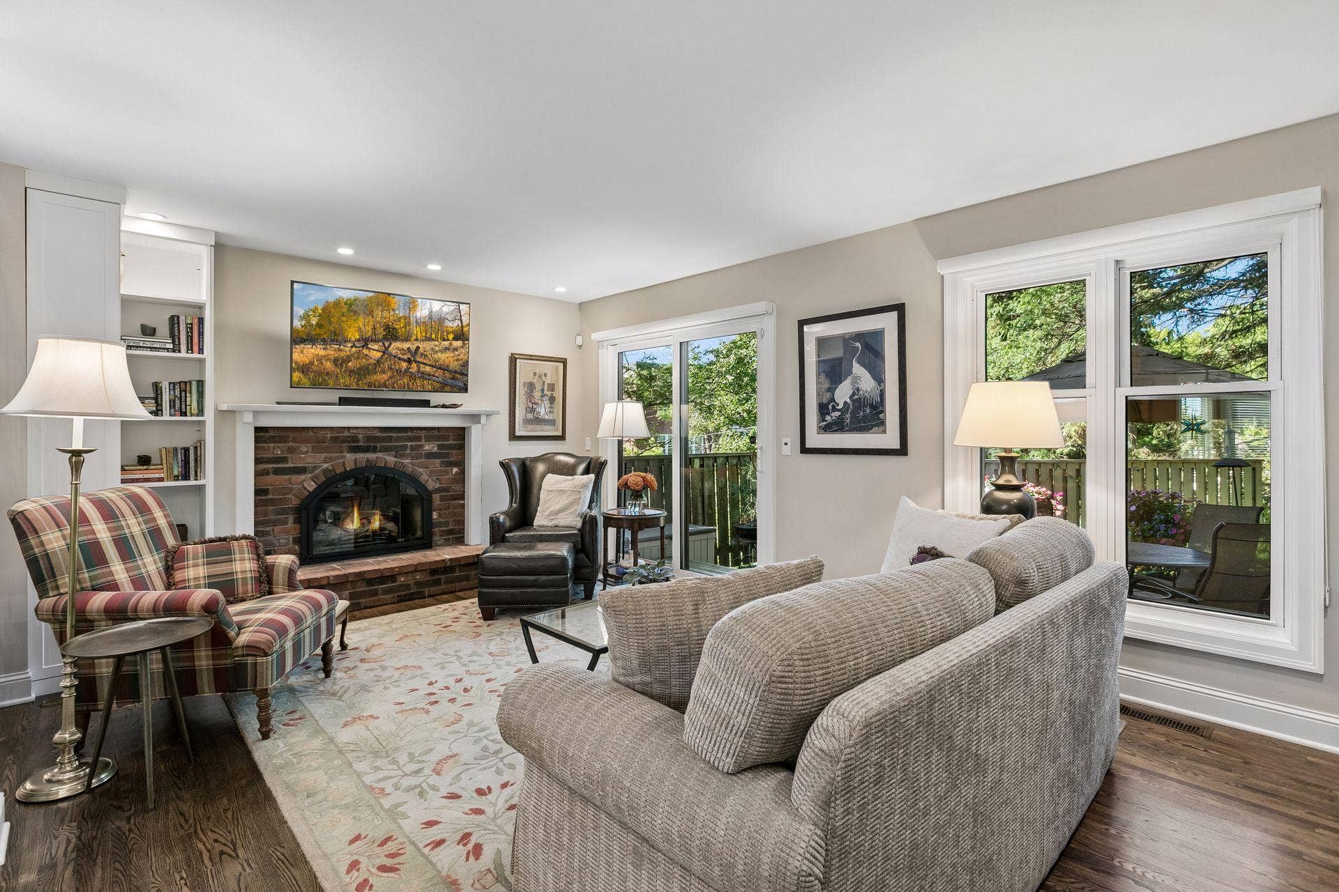 1952 Dupont Avenue S, 46, Minneapolis, MN 55403 Recessed lighting and great natural lighting. Sliding glass door to backyard patio
