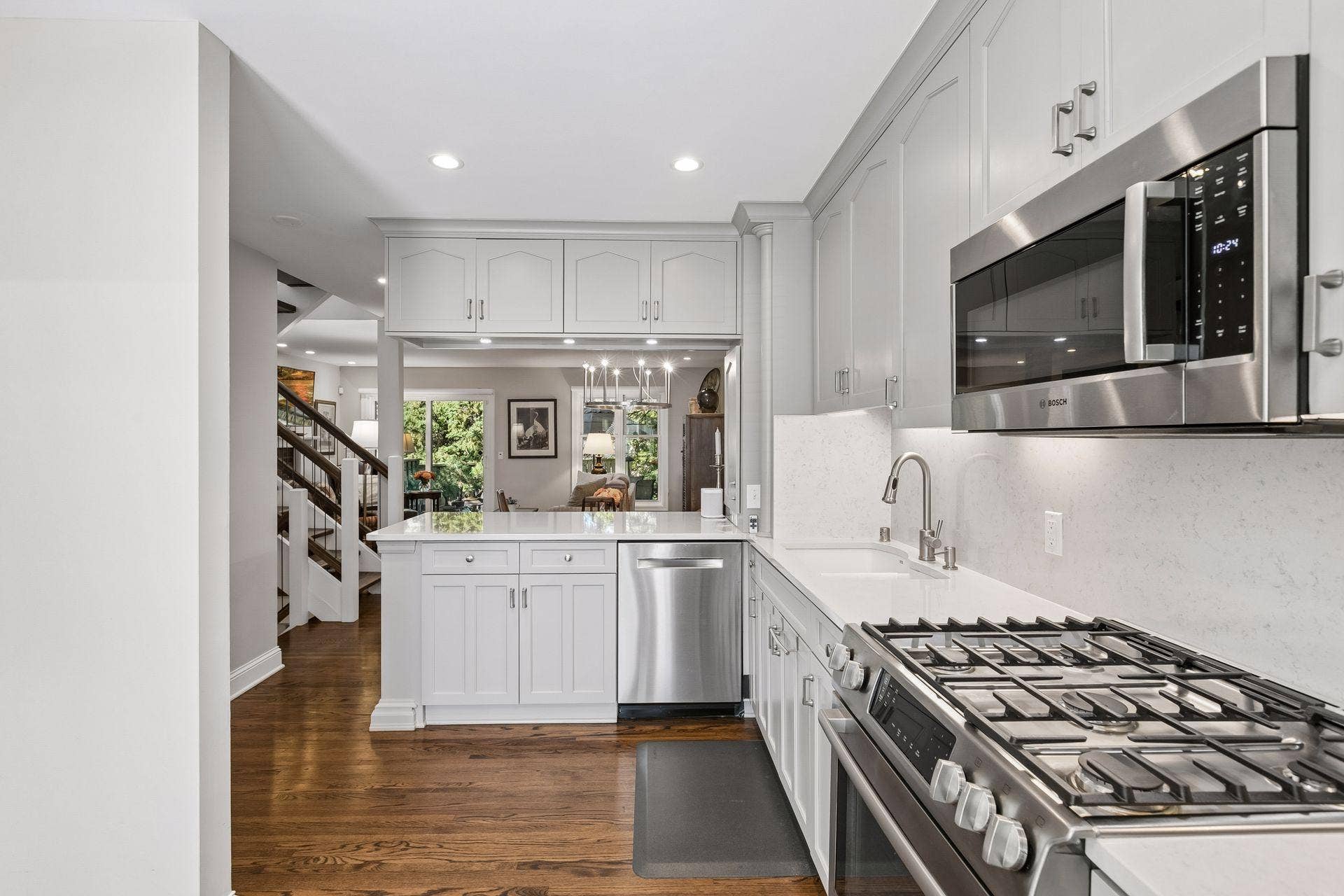 1952 Dupont Avenue S, 46, Minneapolis, MN 55403 This kitchen is well appointed with abundant cabinetry, pull out shelves for easy storage, and counter top seating