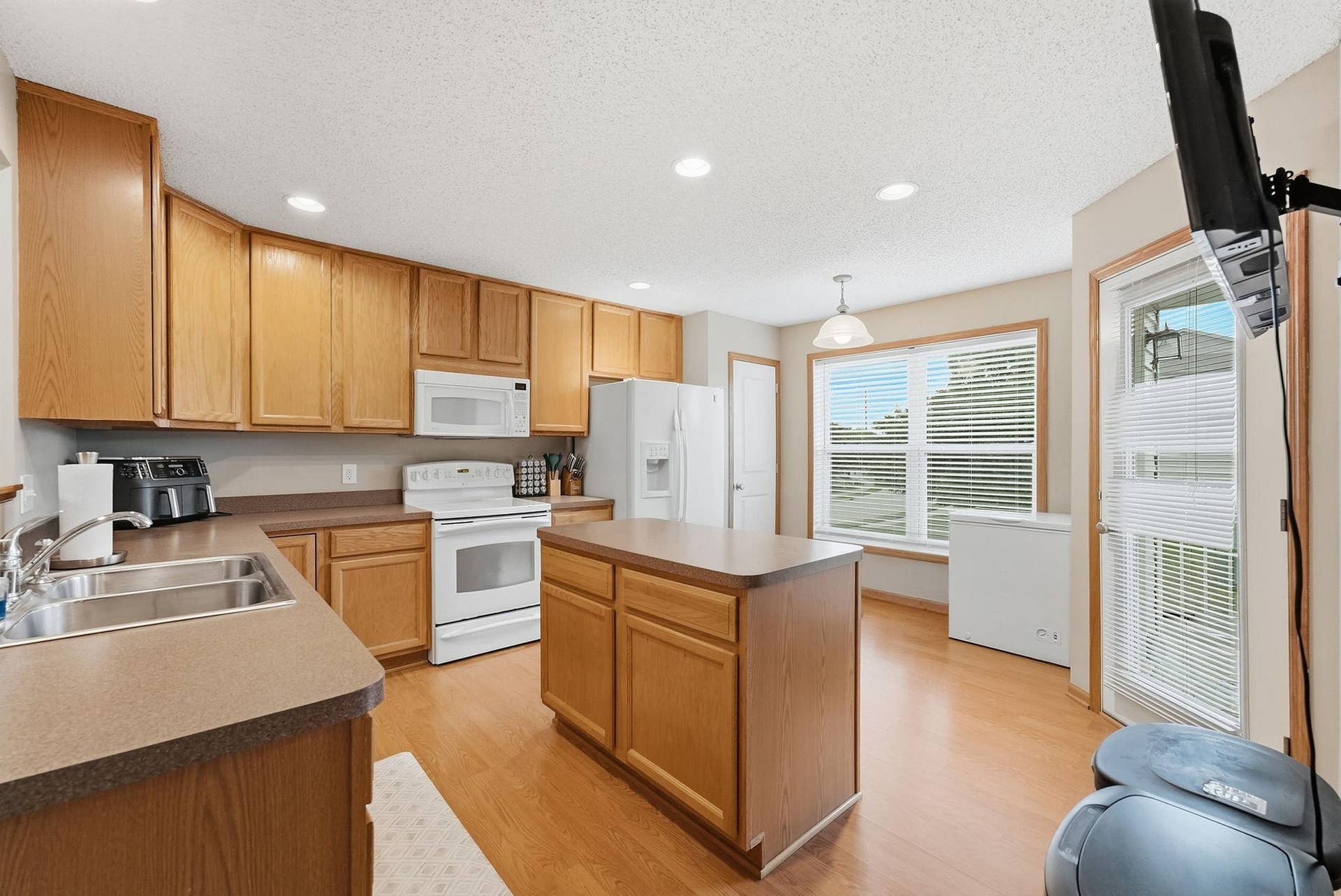 15079 French Drive N, Hugo, MN 55038 15079 French Drive N, Hugo, MN 55038