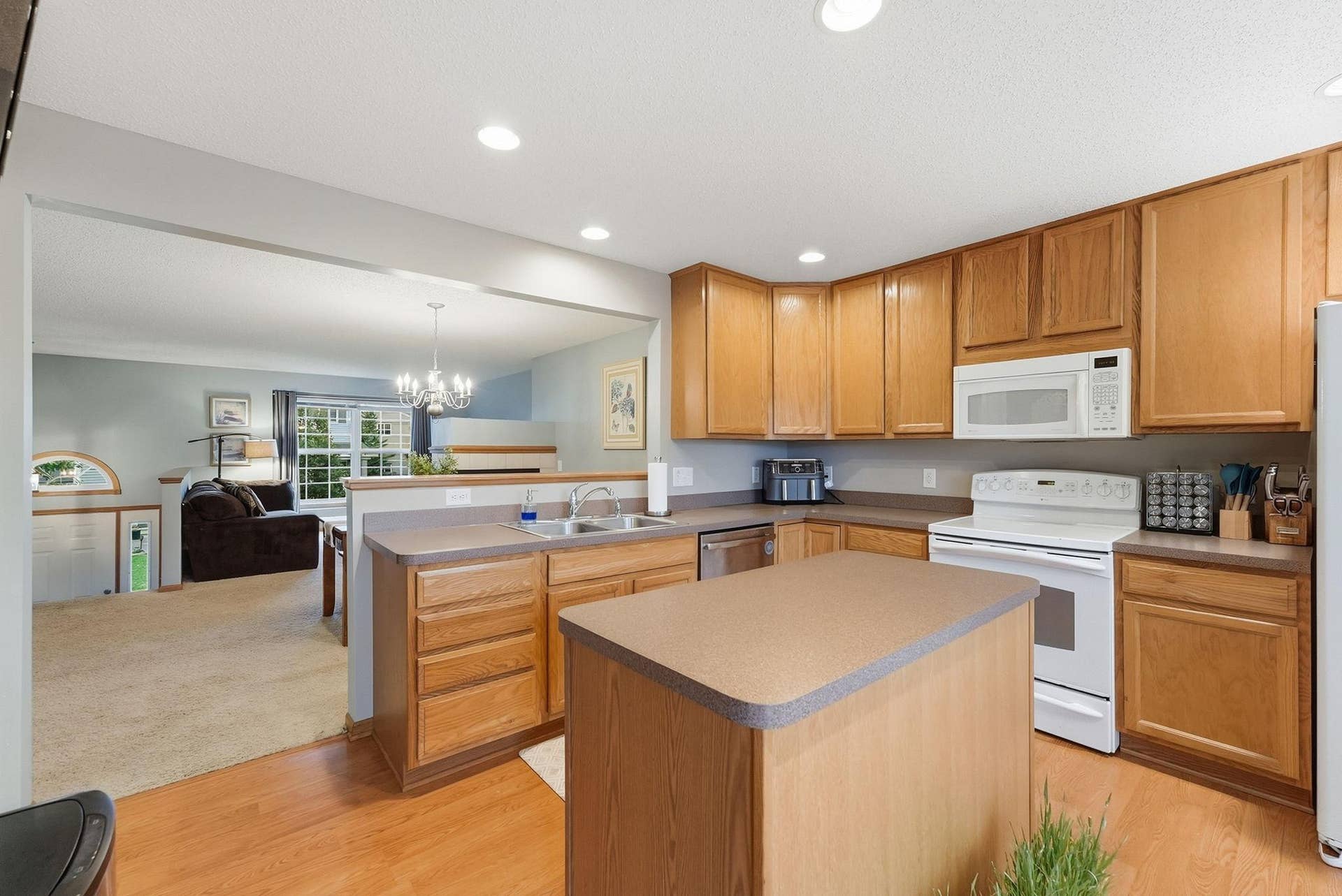 15079 French Drive N, Hugo, MN 55038 15079 French Drive N, Hugo, MN 55038