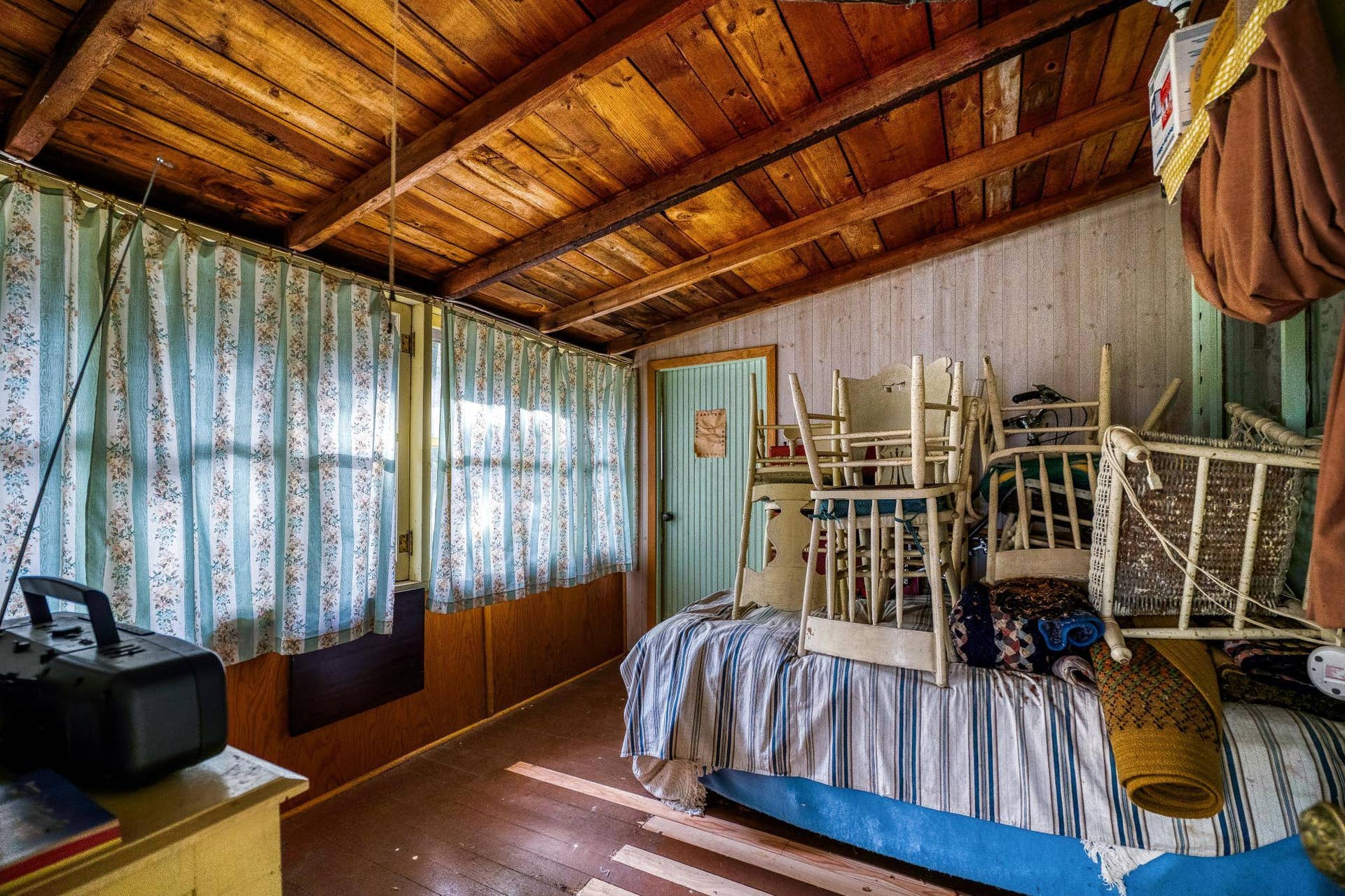 5907 Lavinia Road NE, Bemidji, MN 56601 Cabin interior